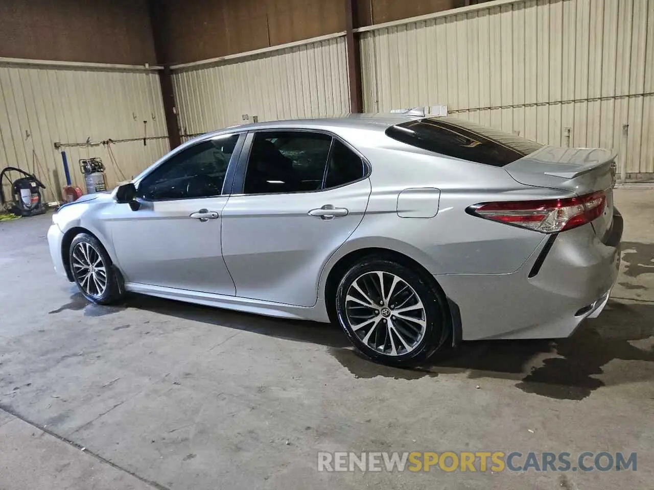 2 Photograph of a damaged car 4T1M11AK5LU952764 TOYOTA CAMRY 2020