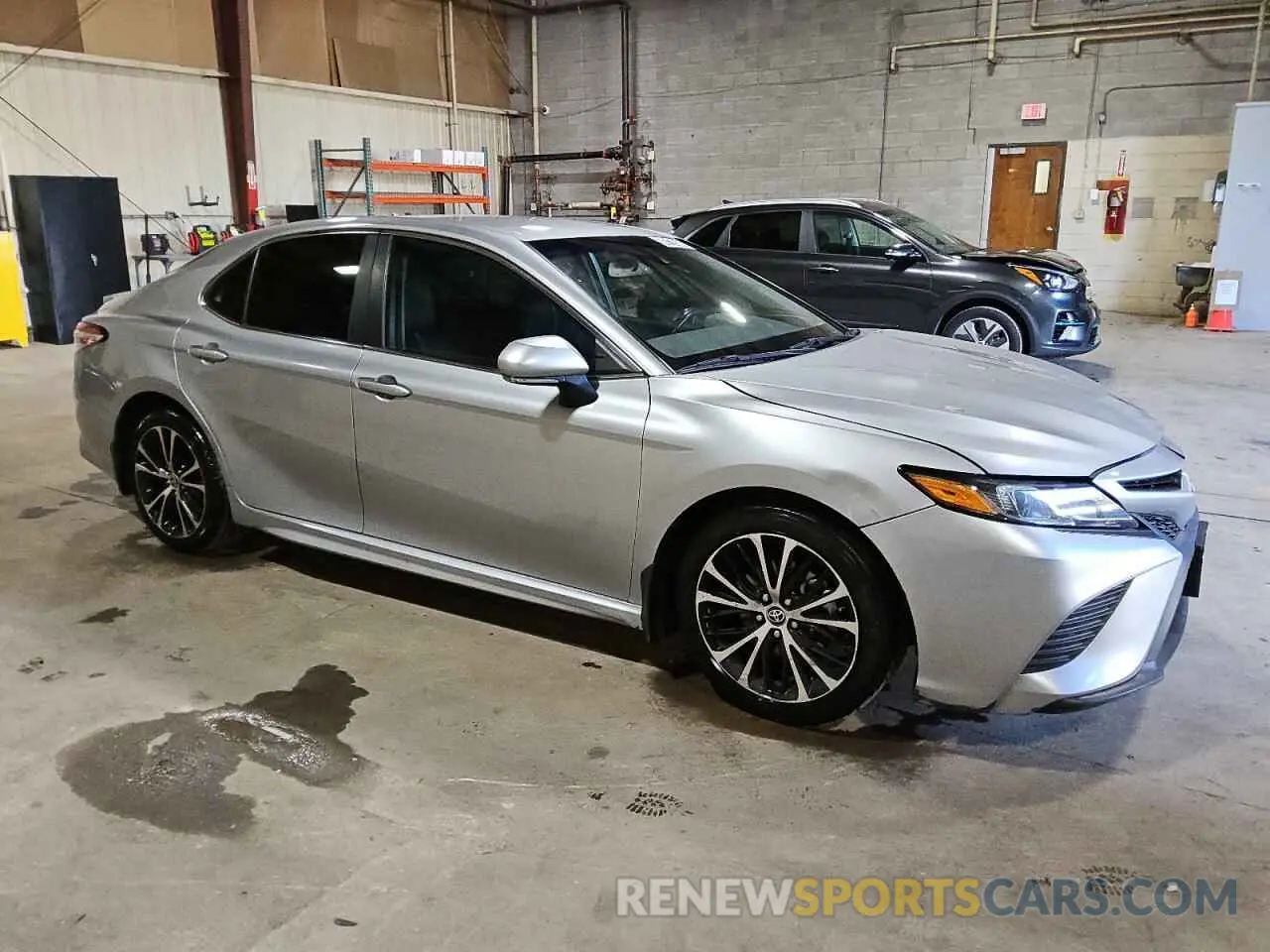 4 Photograph of a damaged car 4T1M11AK5LU952764 TOYOTA CAMRY 2020