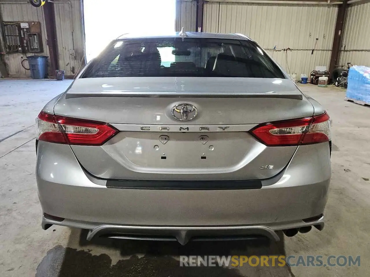 6 Photograph of a damaged car 4T1M11AK5LU952764 TOYOTA CAMRY 2020