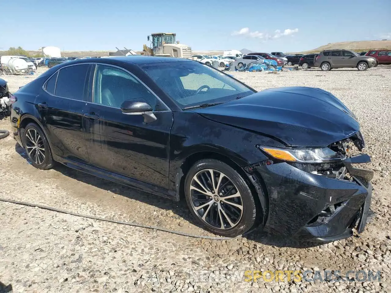 4 Photograph of a damaged car 4T1M11AK5LU961223 TOYOTA CAMRY 2020
