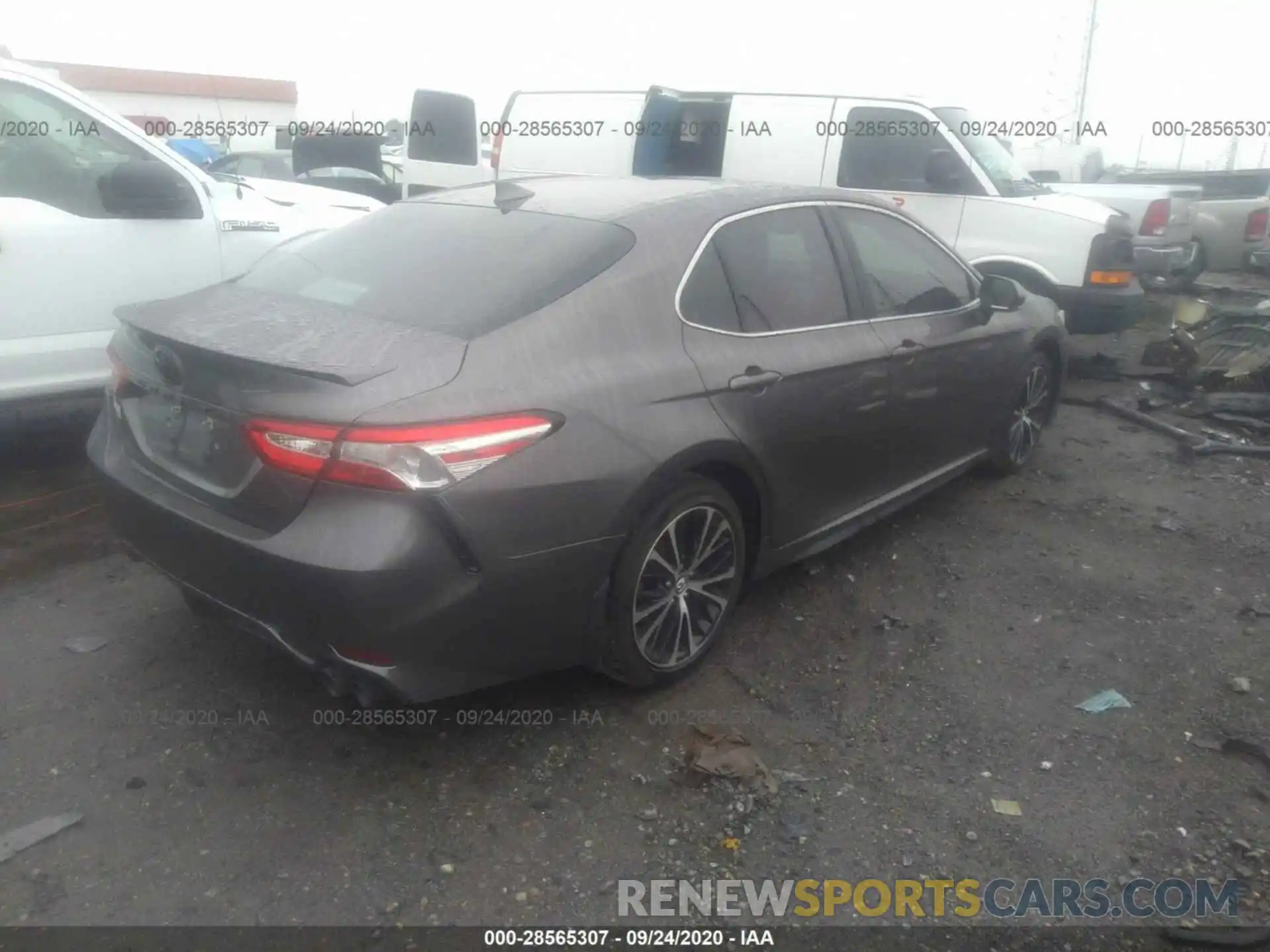 4 Photograph of a damaged car 4T1M11AK6LU321084 TOYOTA CAMRY 2020