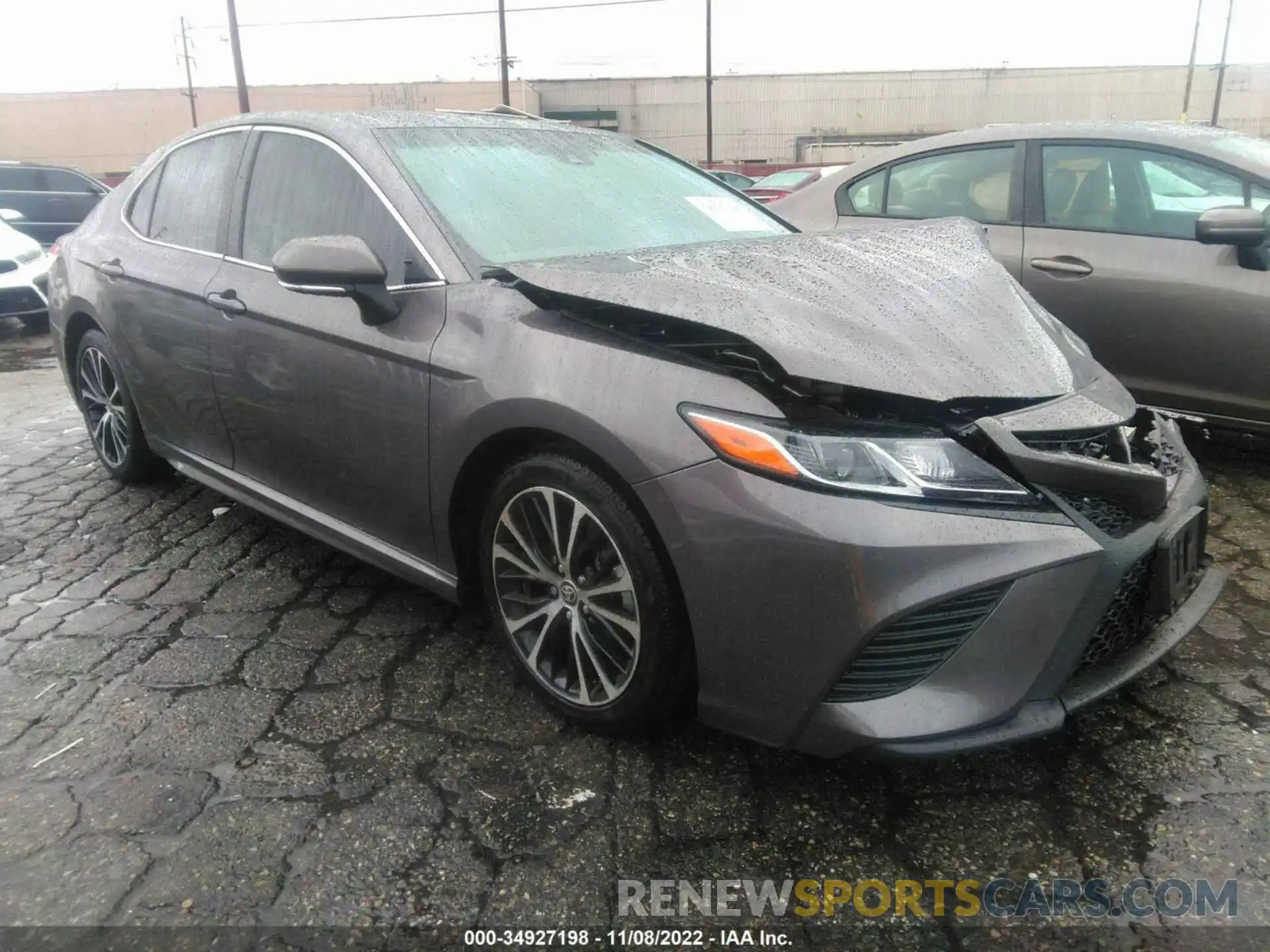 1 Photograph of a damaged car 4T1M11AK6LU401713 TOYOTA CAMRY 2020