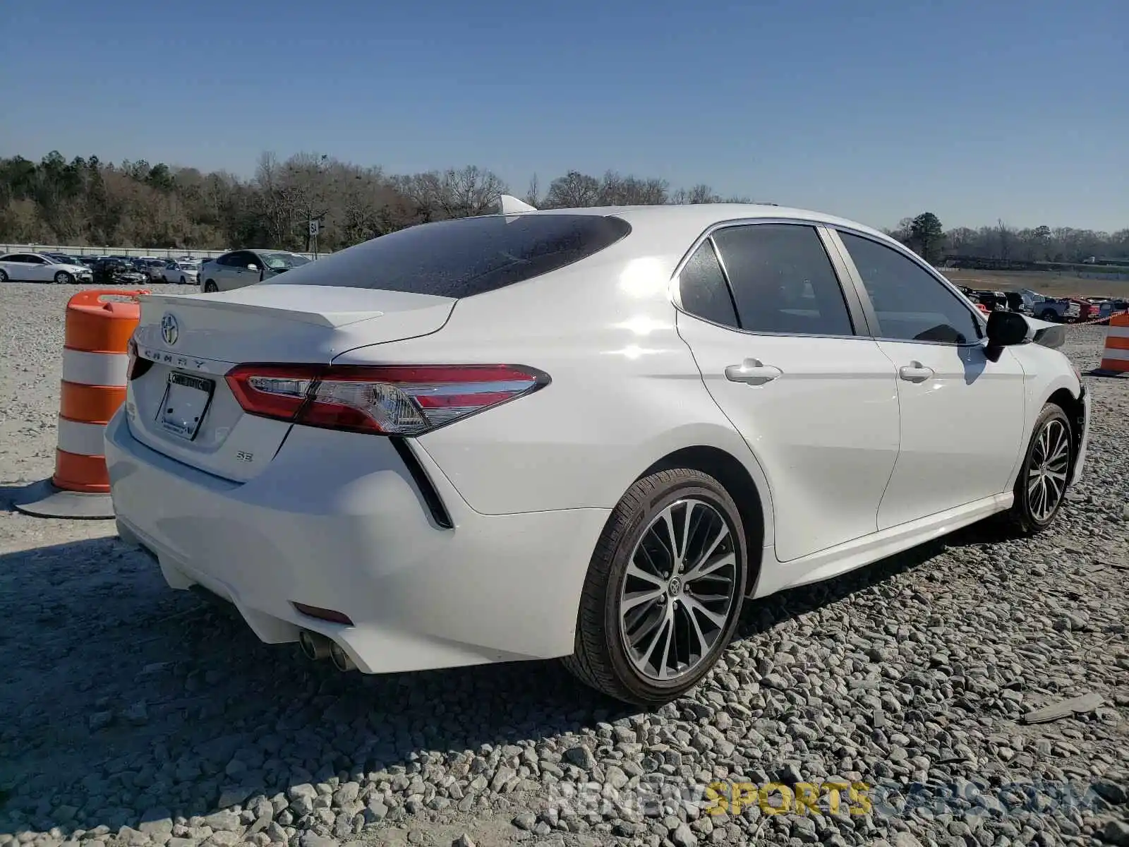 4 Photograph of a damaged car 4T1M11AK6LU508423 TOYOTA CAMRY 2020