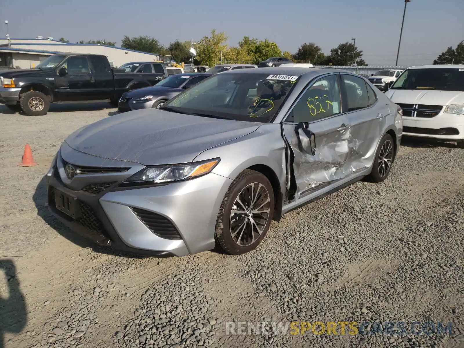 2 Photograph of a damaged car 4T1M11AK6LU895040 TOYOTA CAMRY 2020