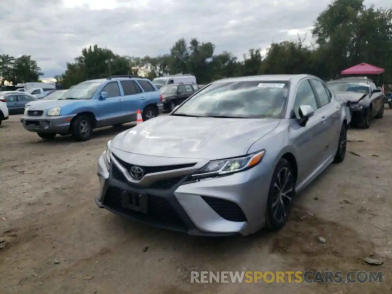 2 Photograph of a damaged car 4T1M11AK6LU913343 TOYOTA CAMRY 2020