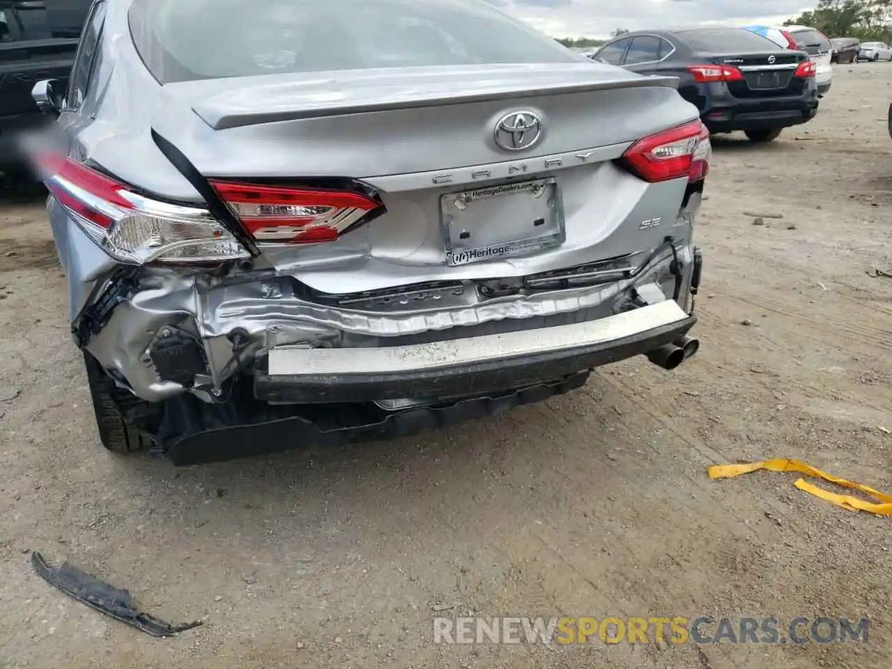 9 Photograph of a damaged car 4T1M11AK6LU913343 TOYOTA CAMRY 2020