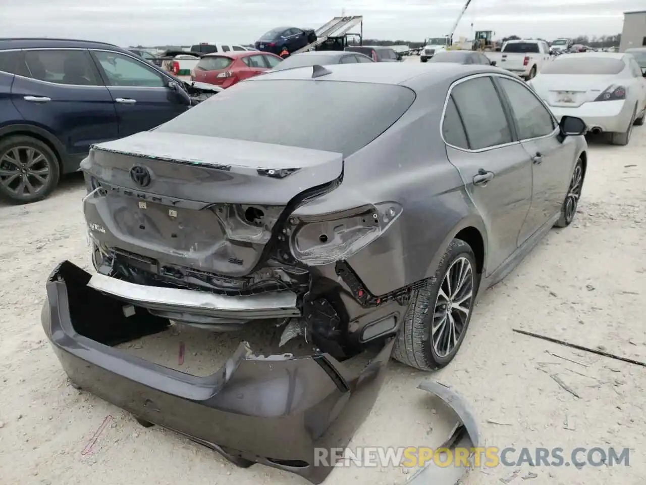 4 Photograph of a damaged car 4T1M11AK6LU926108 TOYOTA CAMRY 2020