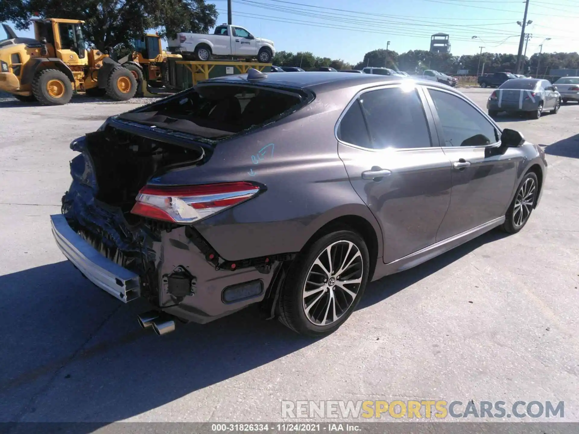 4 Photograph of a damaged car 4T1M11AK6LU940543 TOYOTA CAMRY 2020