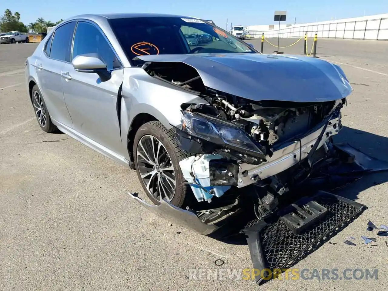 1 Photograph of a damaged car 4T1M11AK6LU984719 TOYOTA CAMRY 2020