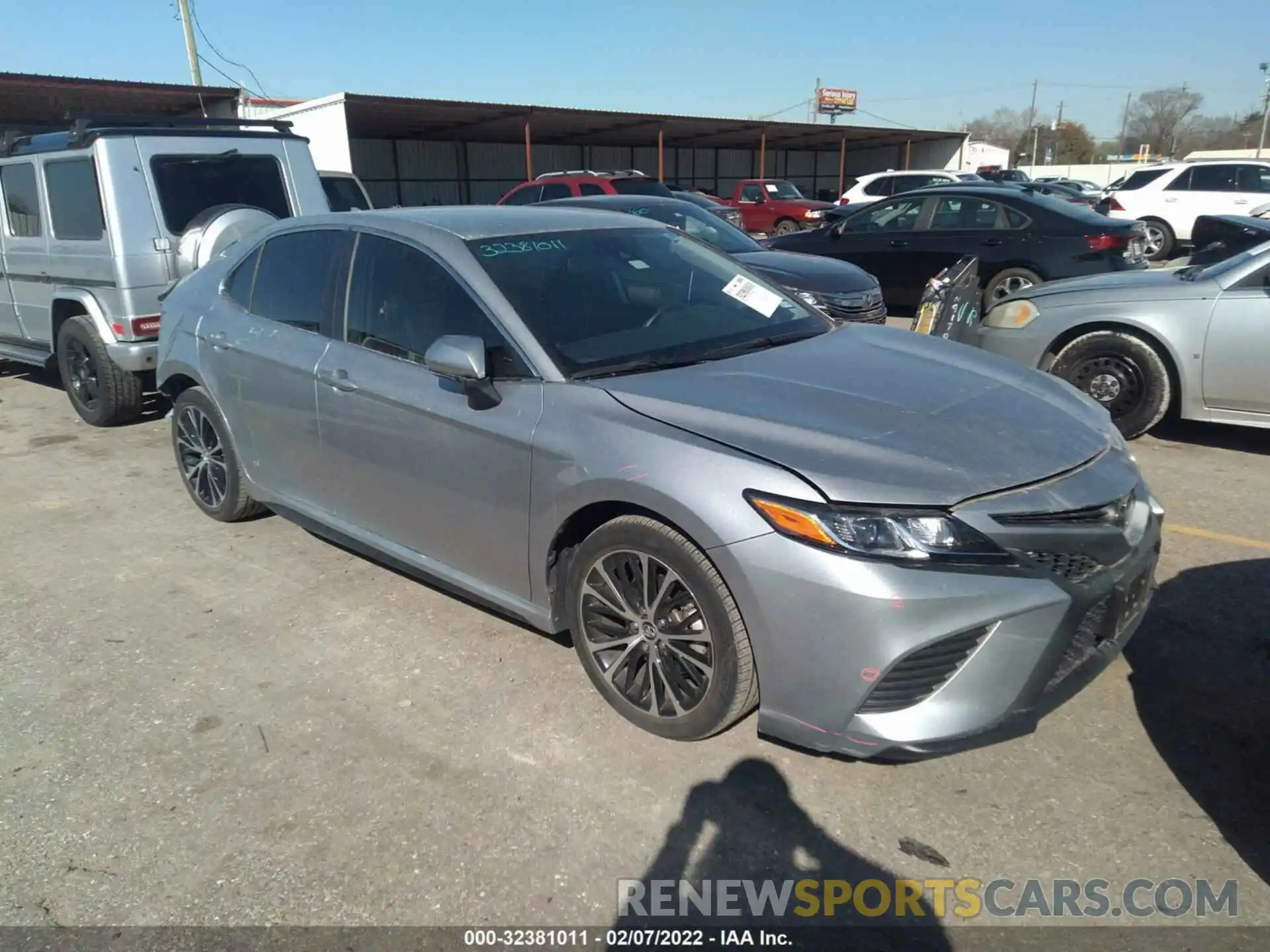 1 Photograph of a damaged car 4T1M11AK7LU322583 TOYOTA CAMRY 2020