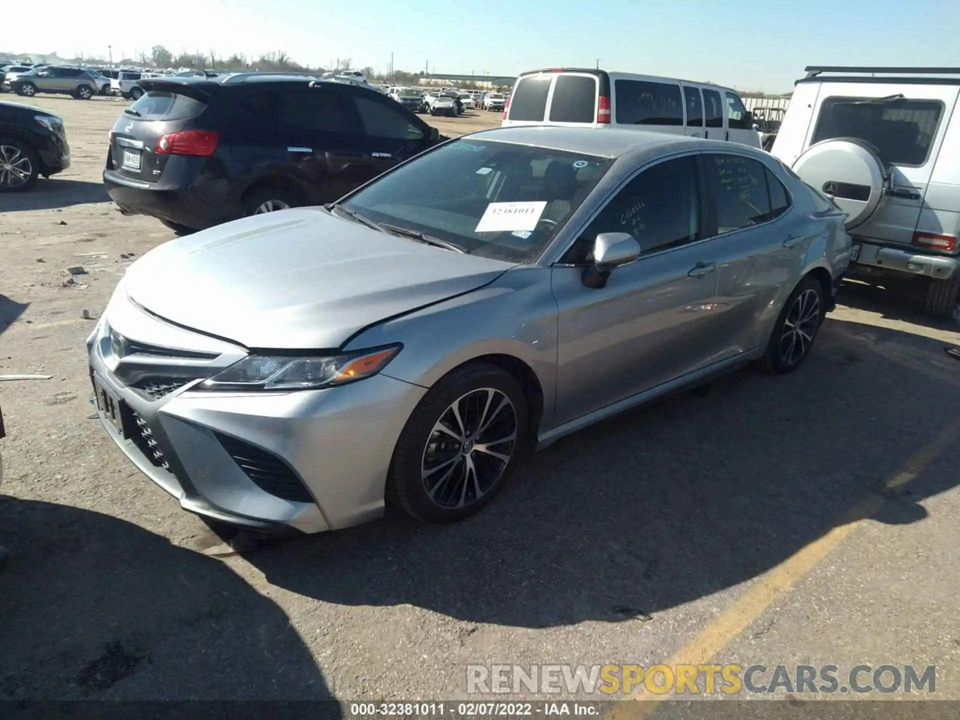 2 Photograph of a damaged car 4T1M11AK7LU322583 TOYOTA CAMRY 2020