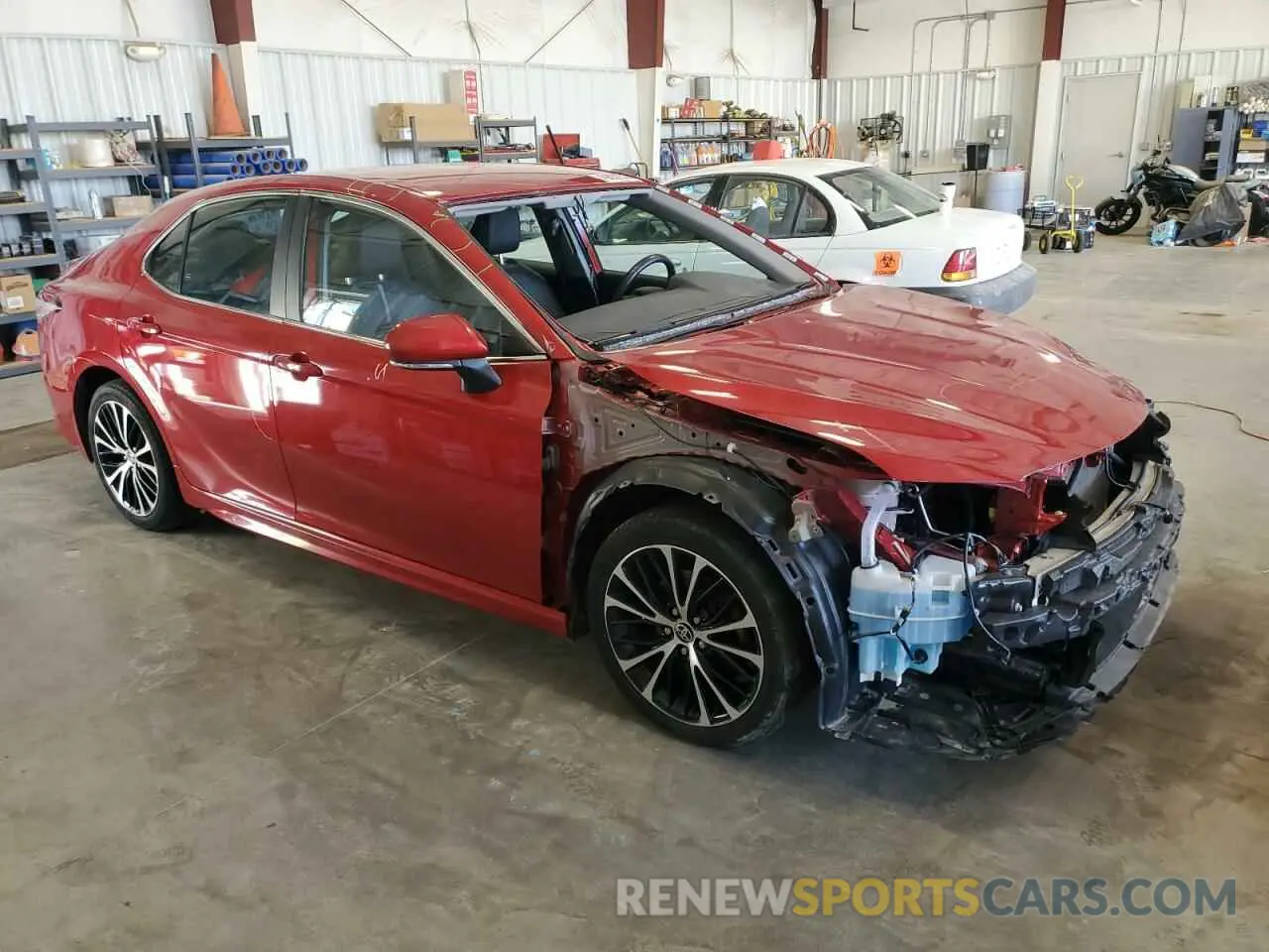 4 Photograph of a damaged car 4T1M11AK7LU385232 TOYOTA CAMRY 2020