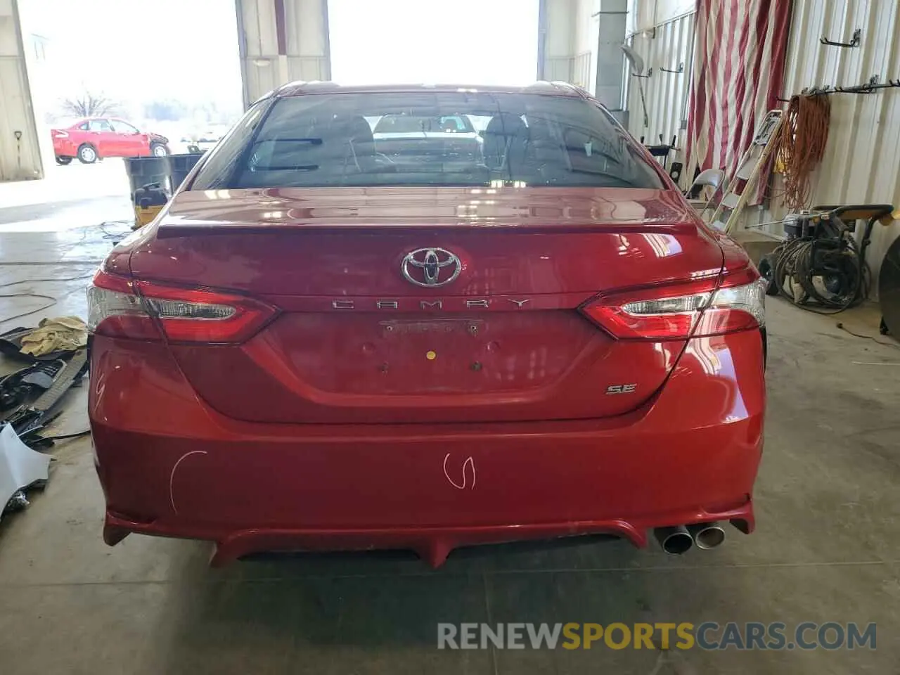 6 Photograph of a damaged car 4T1M11AK7LU385232 TOYOTA CAMRY 2020