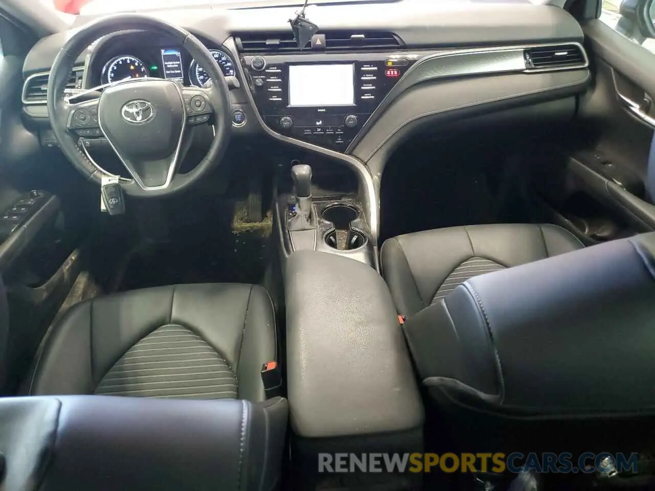 8 Photograph of a damaged car 4T1M11AK7LU385232 TOYOTA CAMRY 2020