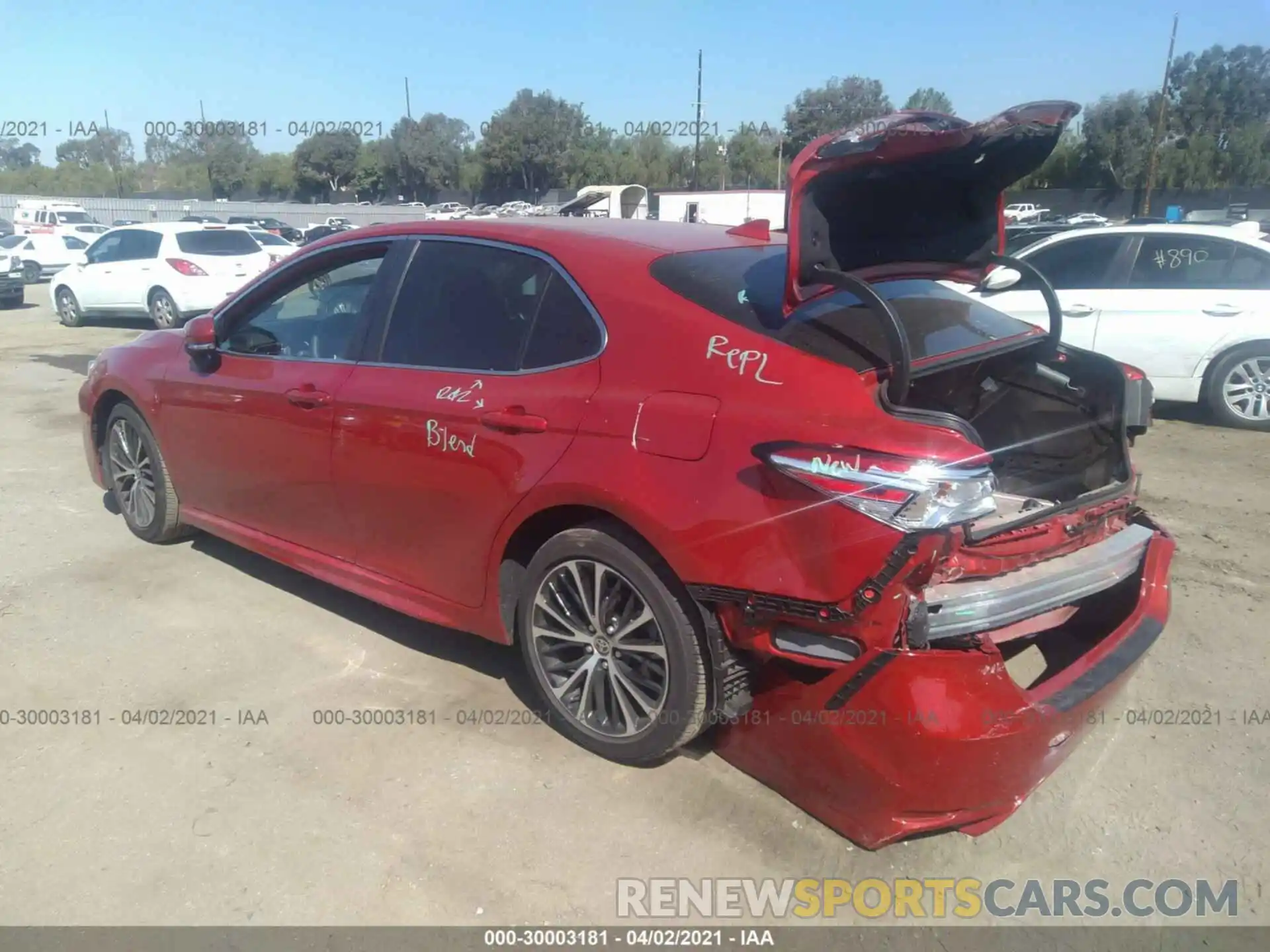 3 Photograph of a damaged car 4T1M11AK7LU395985 TOYOTA CAMRY 2020