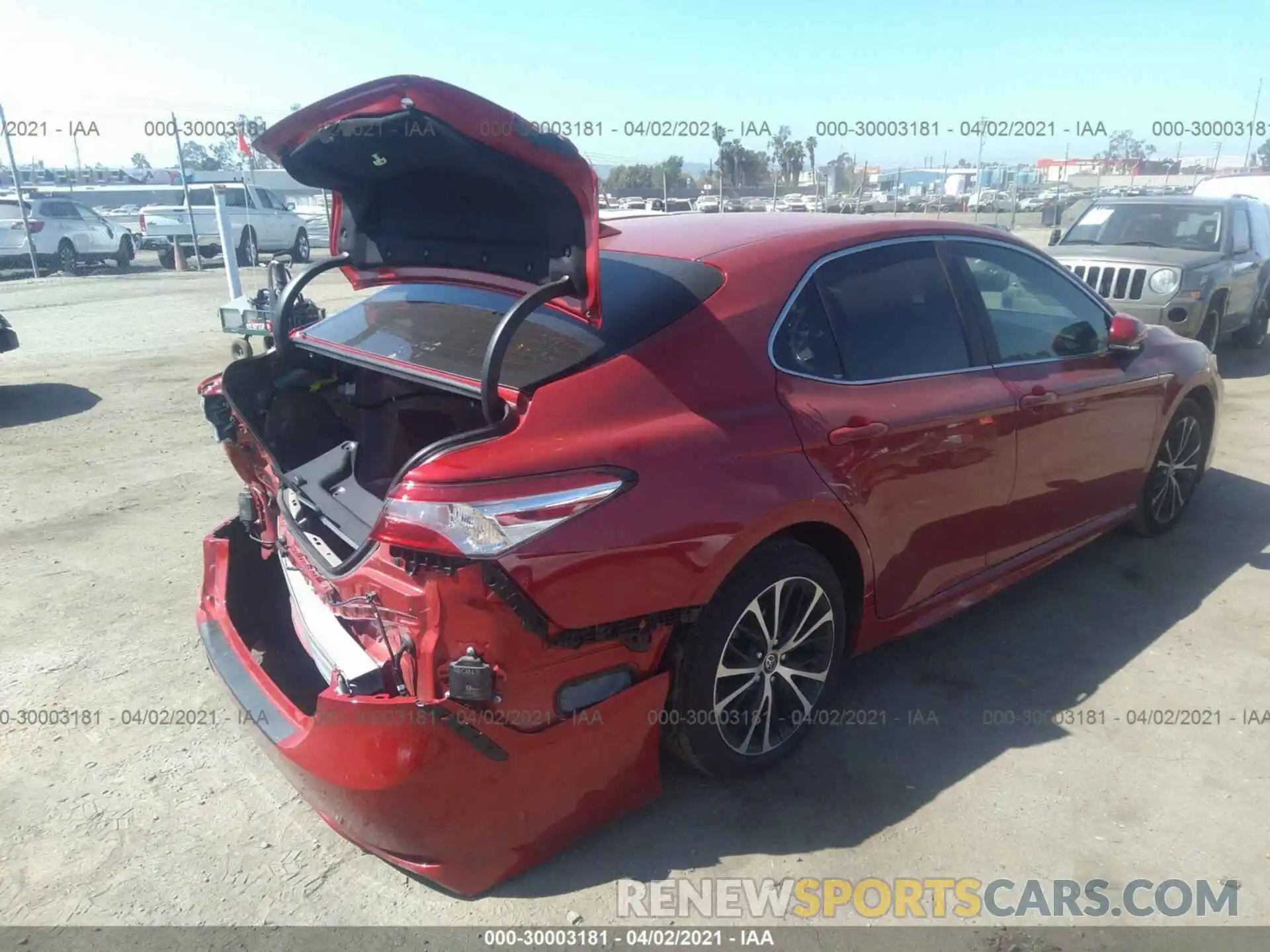 4 Photograph of a damaged car 4T1M11AK7LU395985 TOYOTA CAMRY 2020