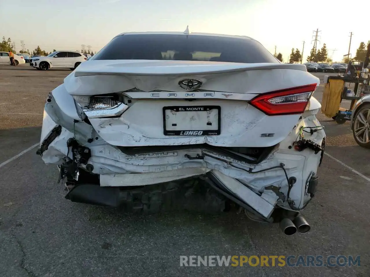 6 Photograph of a damaged car 4T1M11AK7LU502873 TOYOTA CAMRY 2020