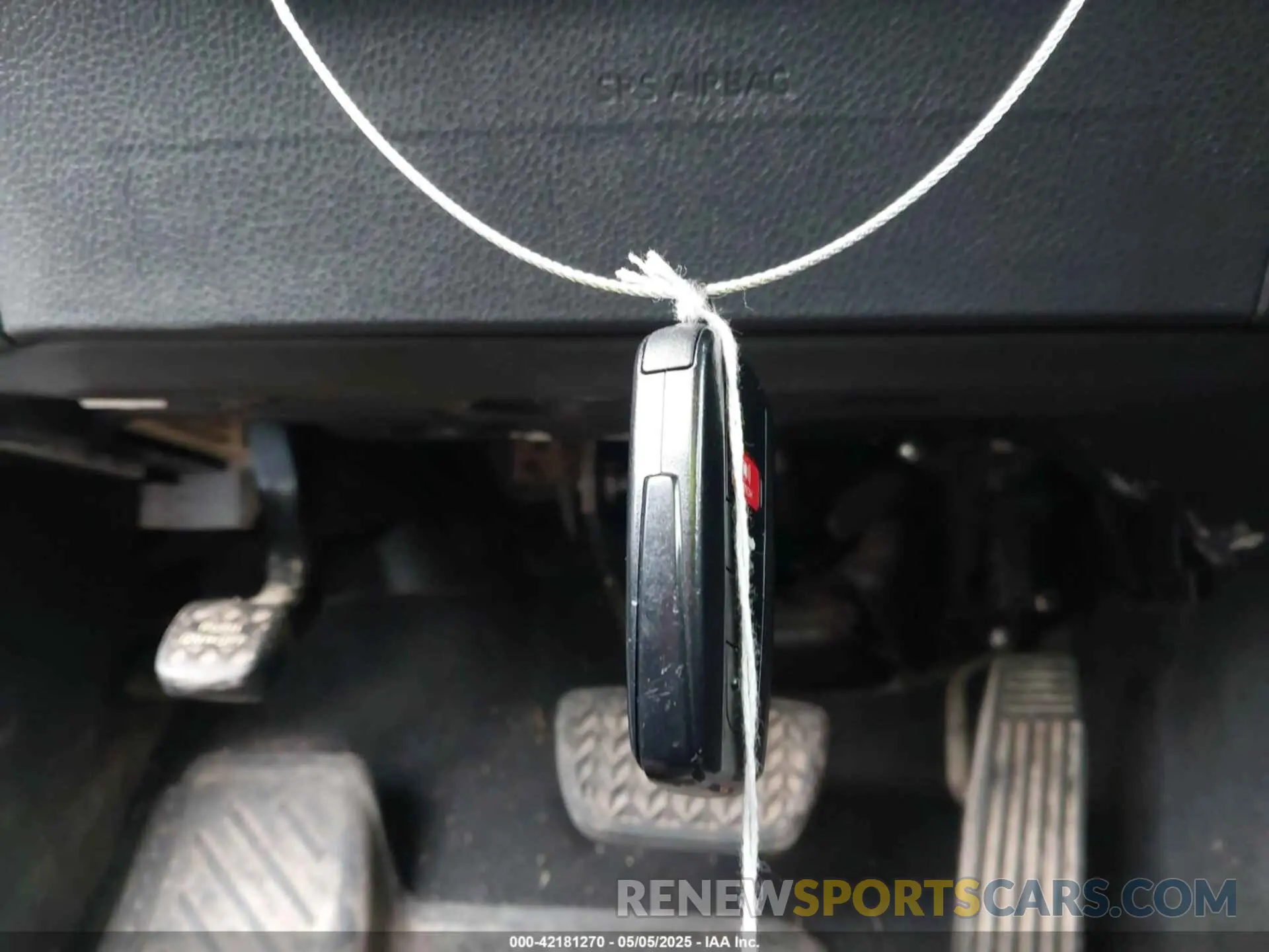 11 Photograph of a damaged car 4T1M11AK7LU859227 TOYOTA CAMRY 2020