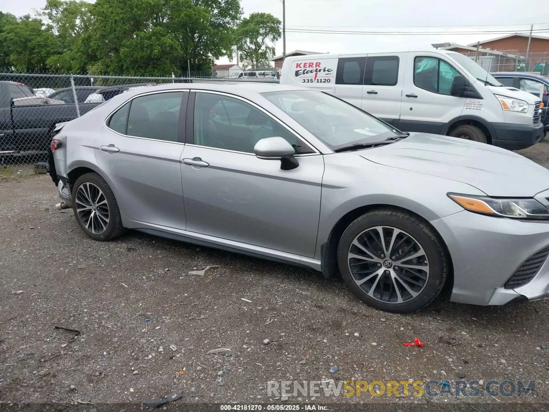 13 Photograph of a damaged car 4T1M11AK7LU859227 TOYOTA CAMRY 2020