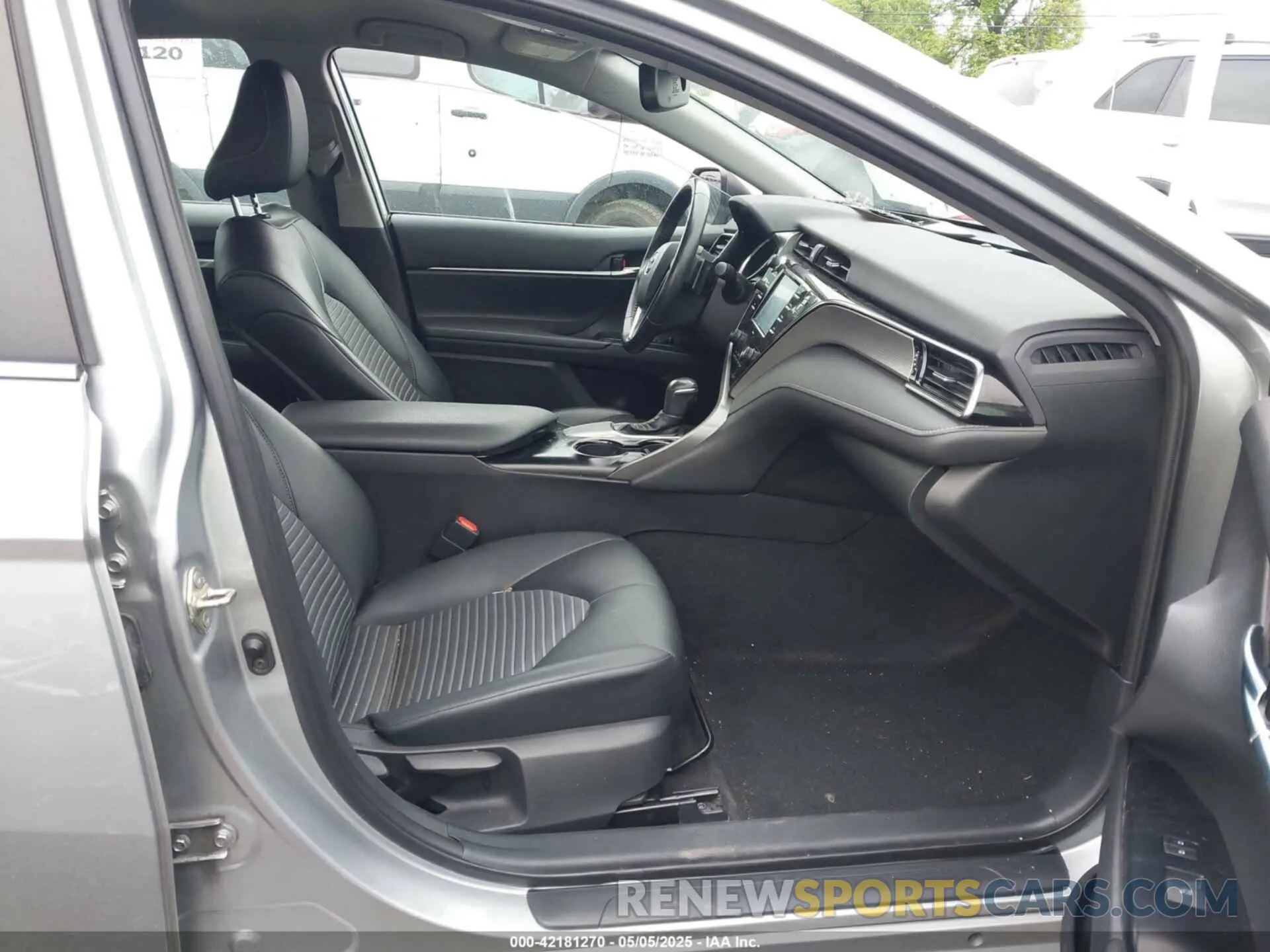 5 Photograph of a damaged car 4T1M11AK7LU859227 TOYOTA CAMRY 2020