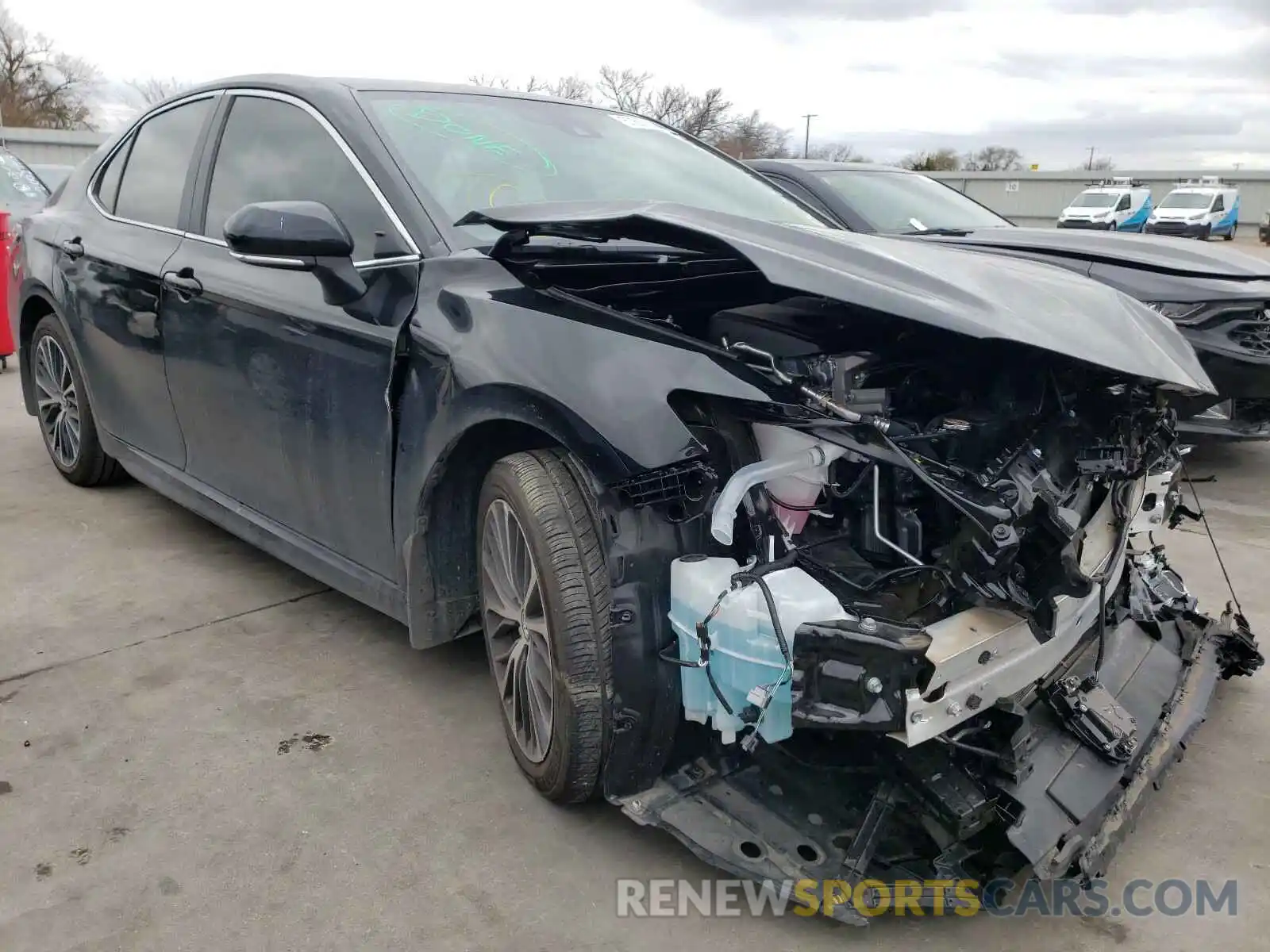 1 Photograph of a damaged car 4T1M11AK7LU915473 TOYOTA CAMRY 2020