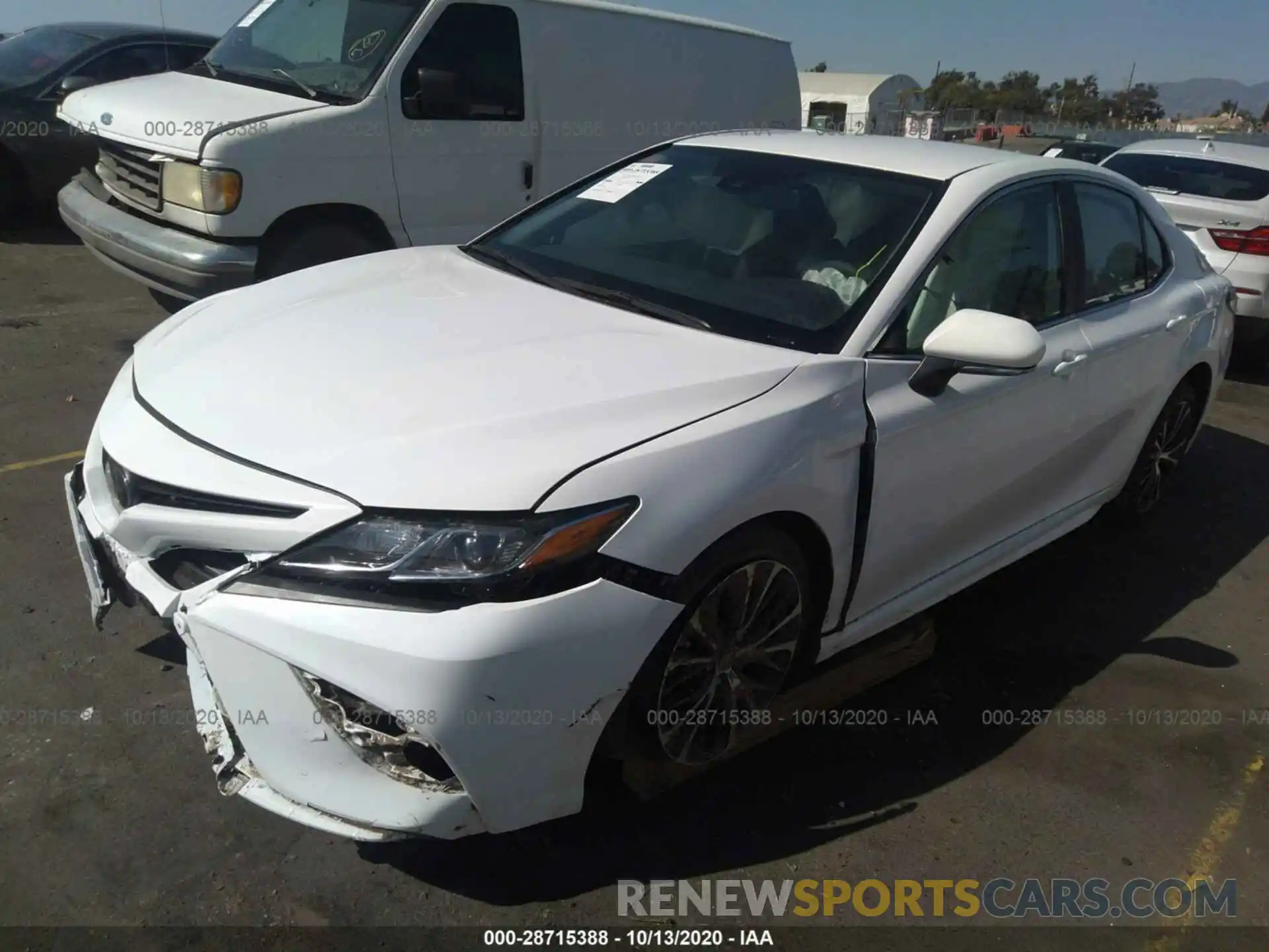 2 Photograph of a damaged car 4T1M11AK7LU961885 TOYOTA CAMRY 2020