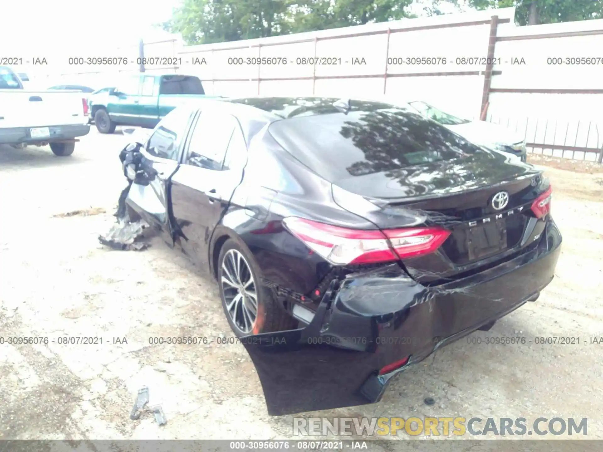 3 Photograph of a damaged car 4T1M11AK7LU973499 TOYOTA CAMRY 2020