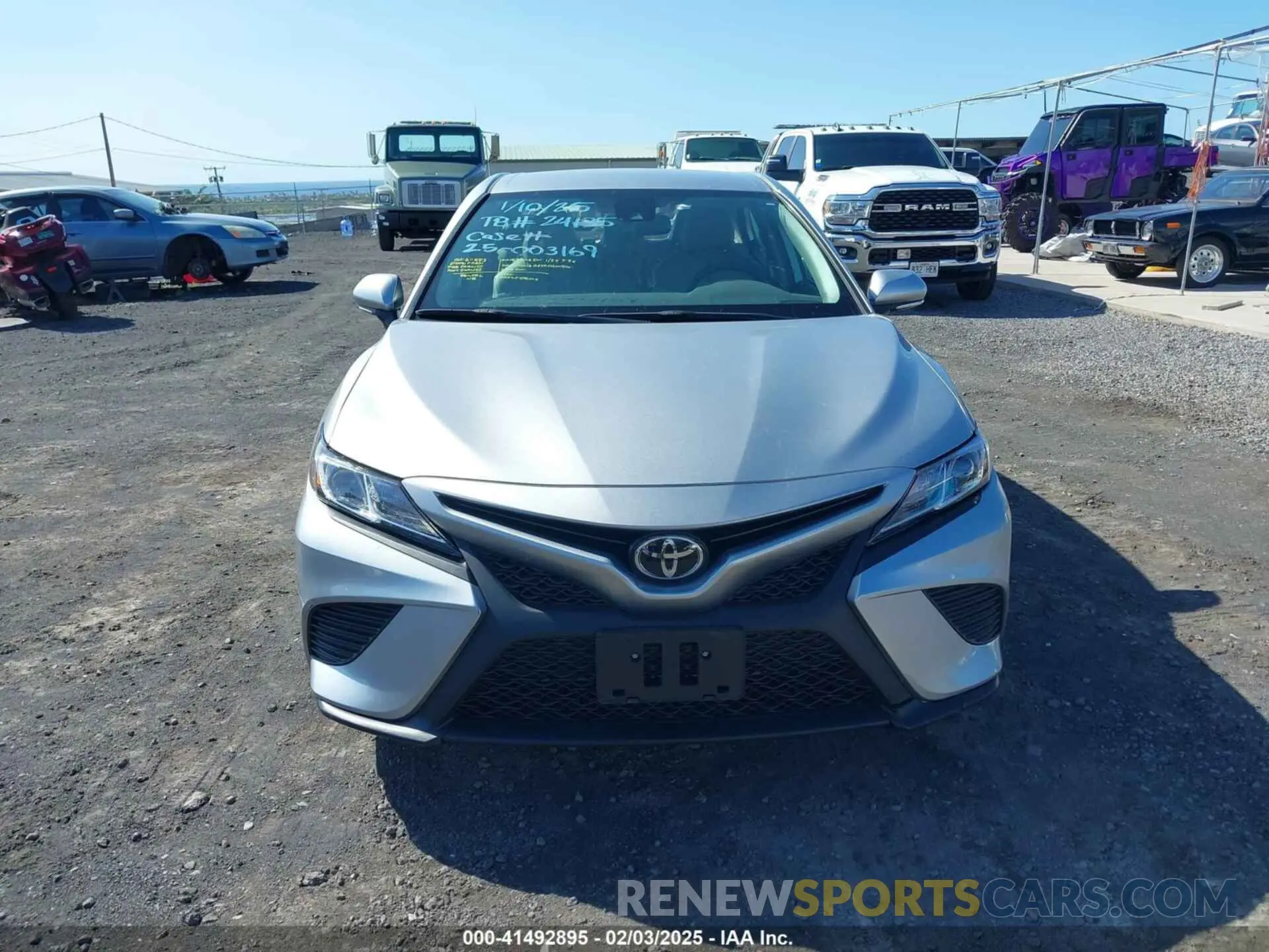 13 Photograph of a damaged car 4T1M11AK7LU993039 TOYOTA CAMRY 2020