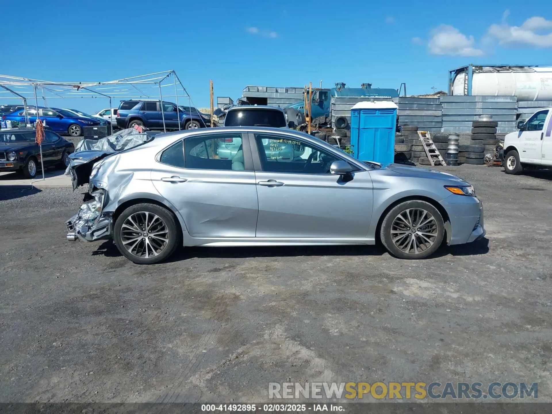 14 Photograph of a damaged car 4T1M11AK7LU993039 TOYOTA CAMRY 2020