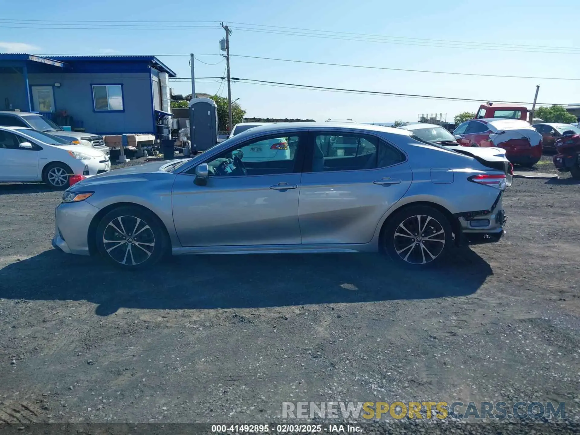 15 Photograph of a damaged car 4T1M11AK7LU993039 TOYOTA CAMRY 2020