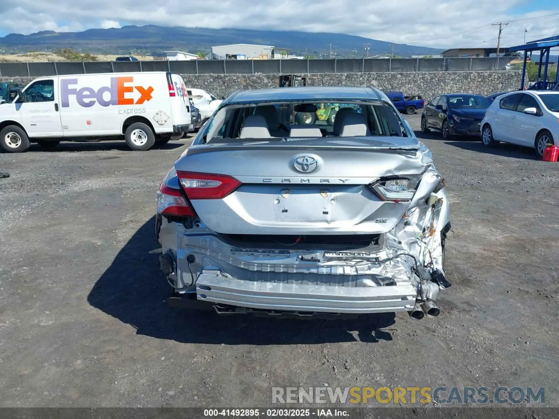 6 Photograph of a damaged car 4T1M11AK7LU993039 TOYOTA CAMRY 2020