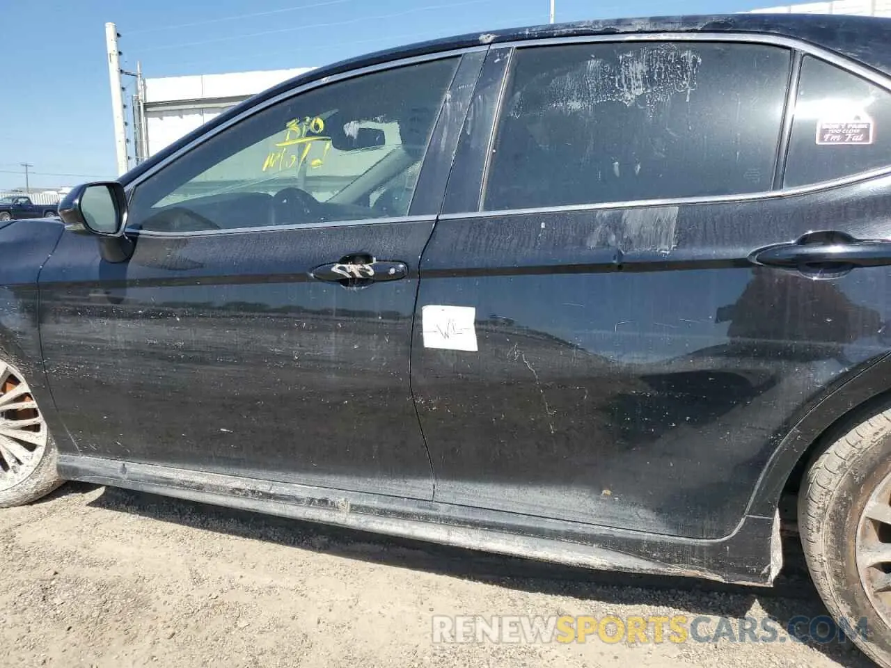 12 Photograph of a damaged car 4T1M11AK7LU993865 TOYOTA CAMRY 2020