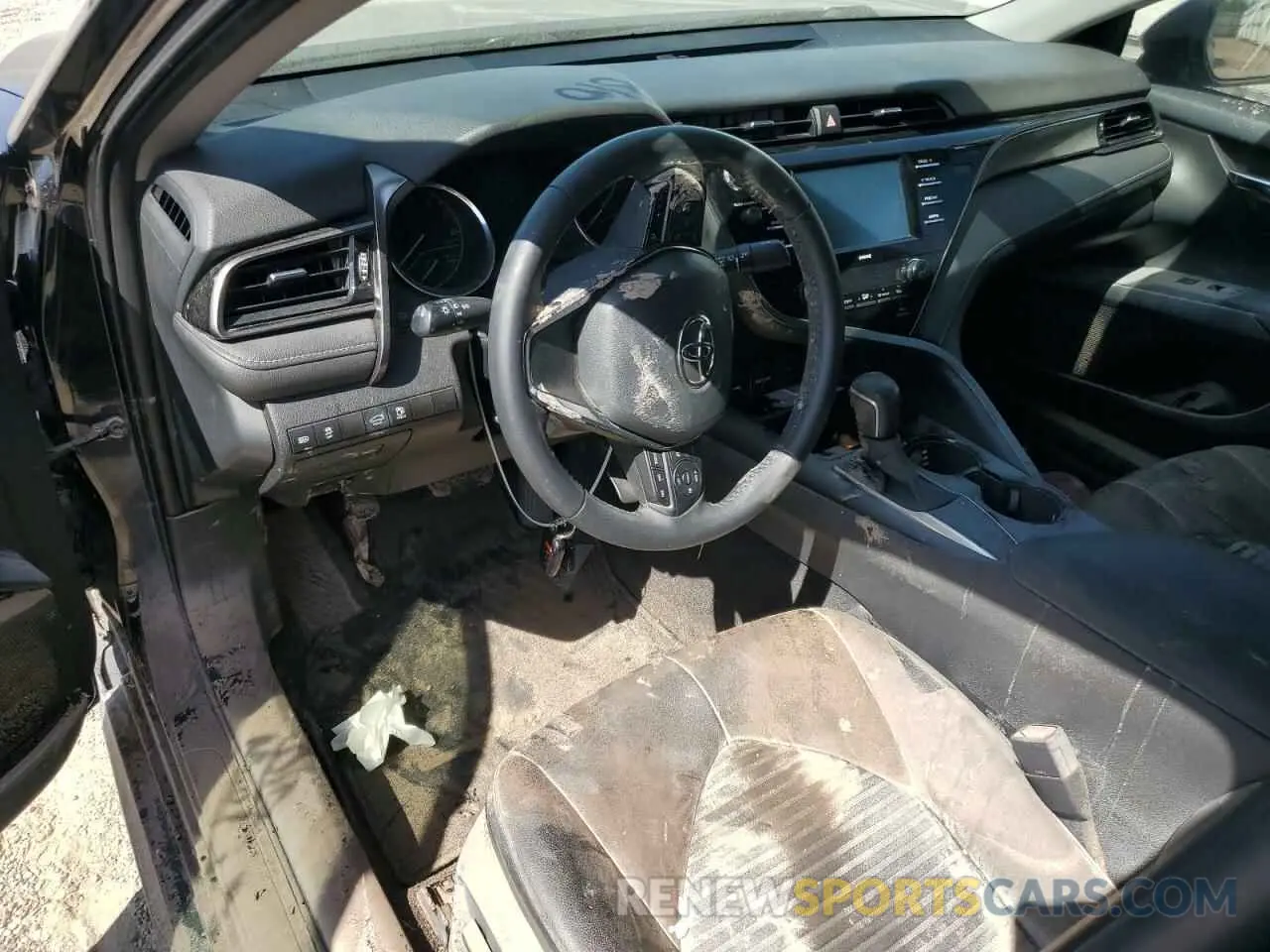 8 Photograph of a damaged car 4T1M11AK7LU993865 TOYOTA CAMRY 2020