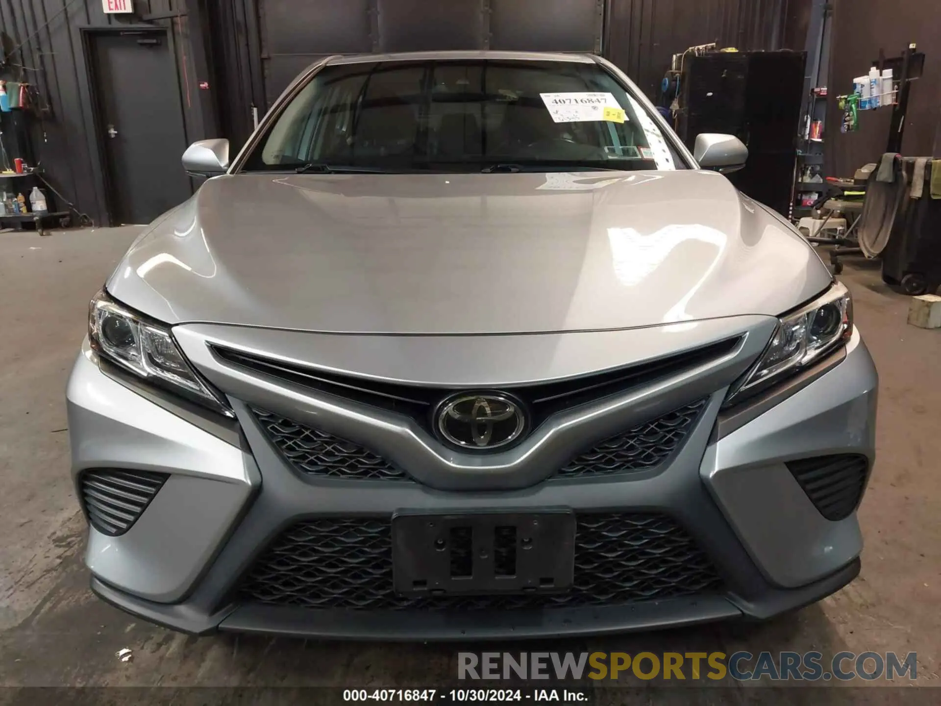 12 Photograph of a damaged car 4T1M11AK7LU996166 TOYOTA CAMRY 2020