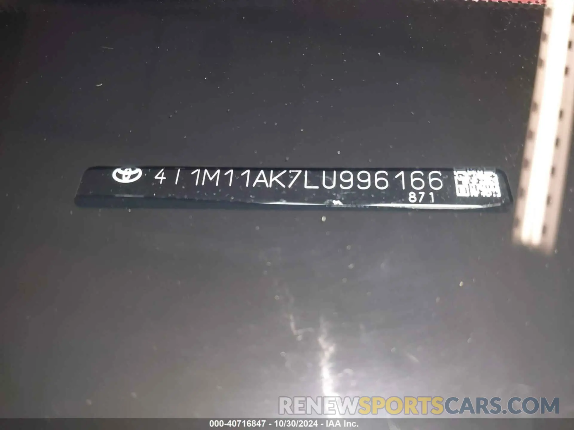 17 Photograph of a damaged car 4T1M11AK7LU996166 TOYOTA CAMRY 2020