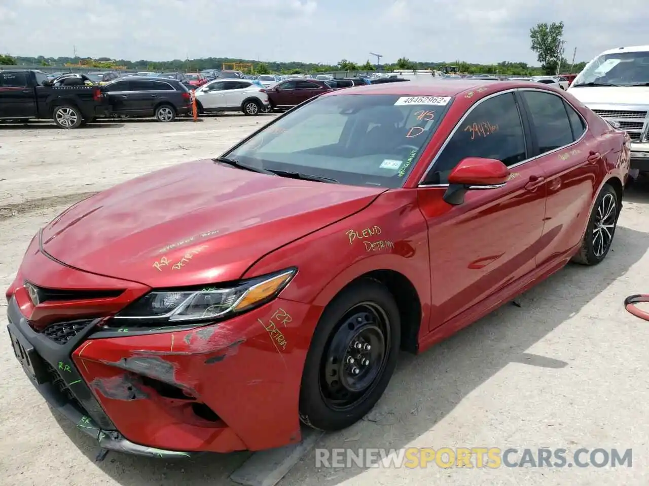 2 Photograph of a damaged car 4T1M11AK8LU318929 TOYOTA CAMRY 2020