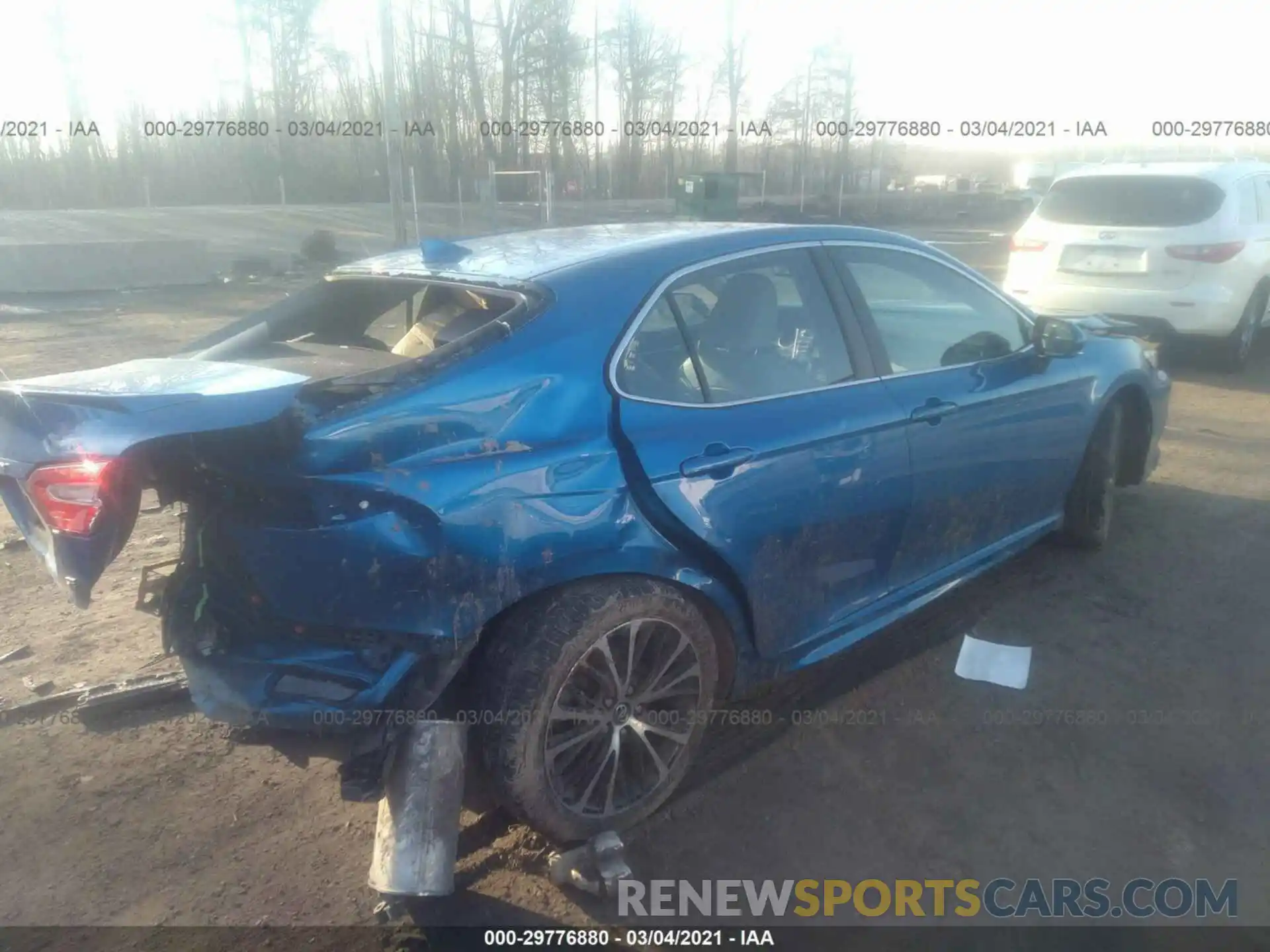 4 Photograph of a damaged car 4T1M11AK8LU319143 TOYOTA CAMRY 2020