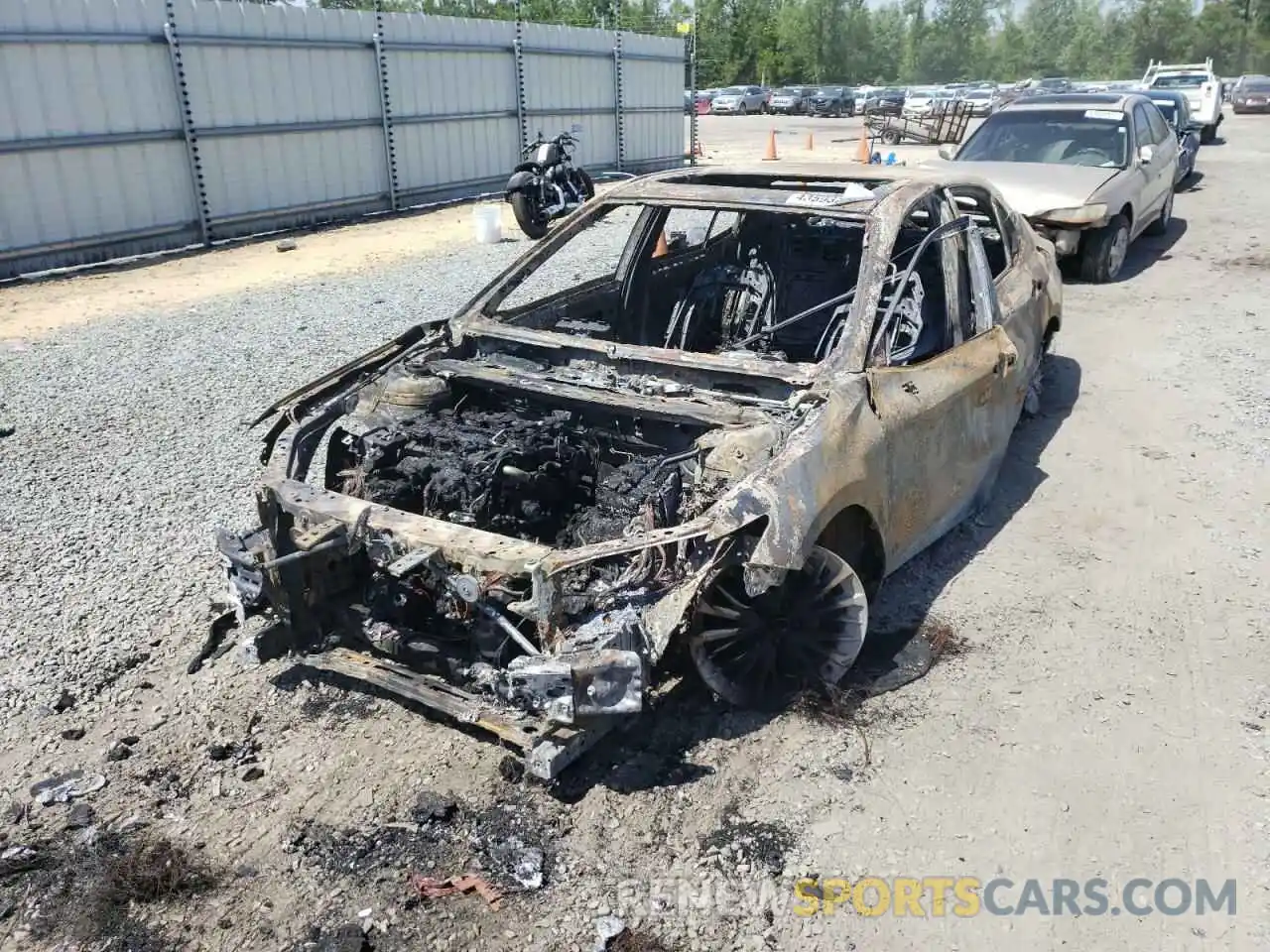 2 Photograph of a damaged car 4T1M11AK8LU323032 TOYOTA CAMRY 2020