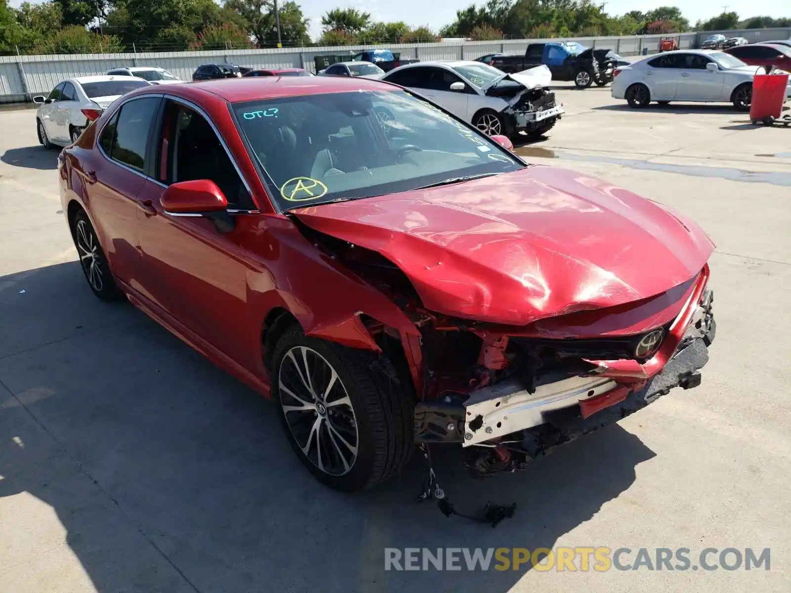 1 Photograph of a damaged car 4T1M11AK8LU324391 TOYOTA CAMRY 2020