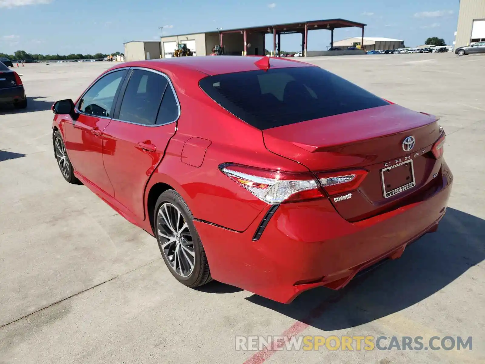 3 Photograph of a damaged car 4T1M11AK8LU324391 TOYOTA CAMRY 2020