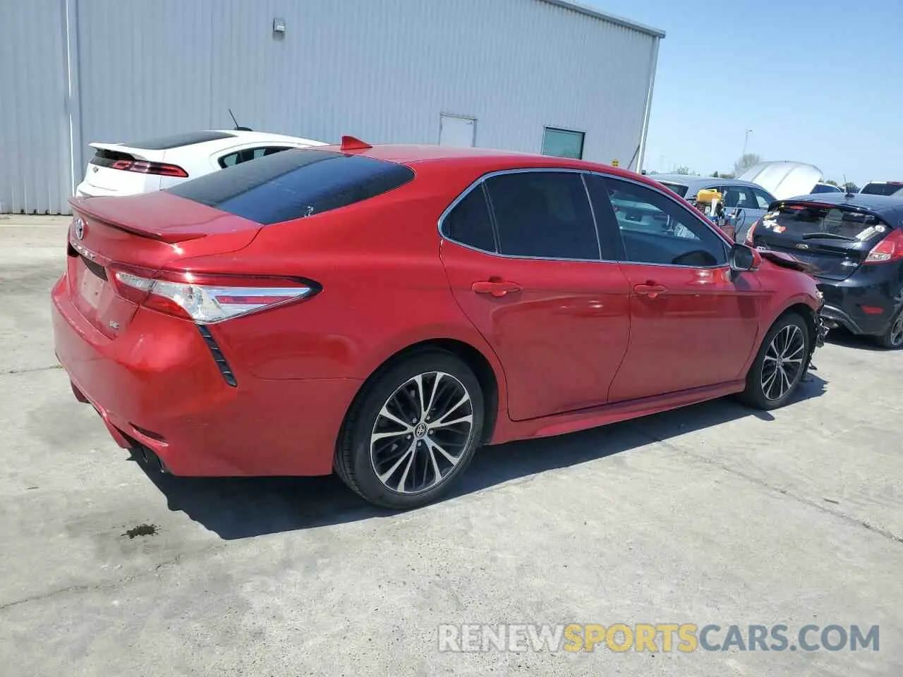 3 Photograph of a damaged car 4T1M11AK8LU385921 TOYOTA CAMRY 2020
