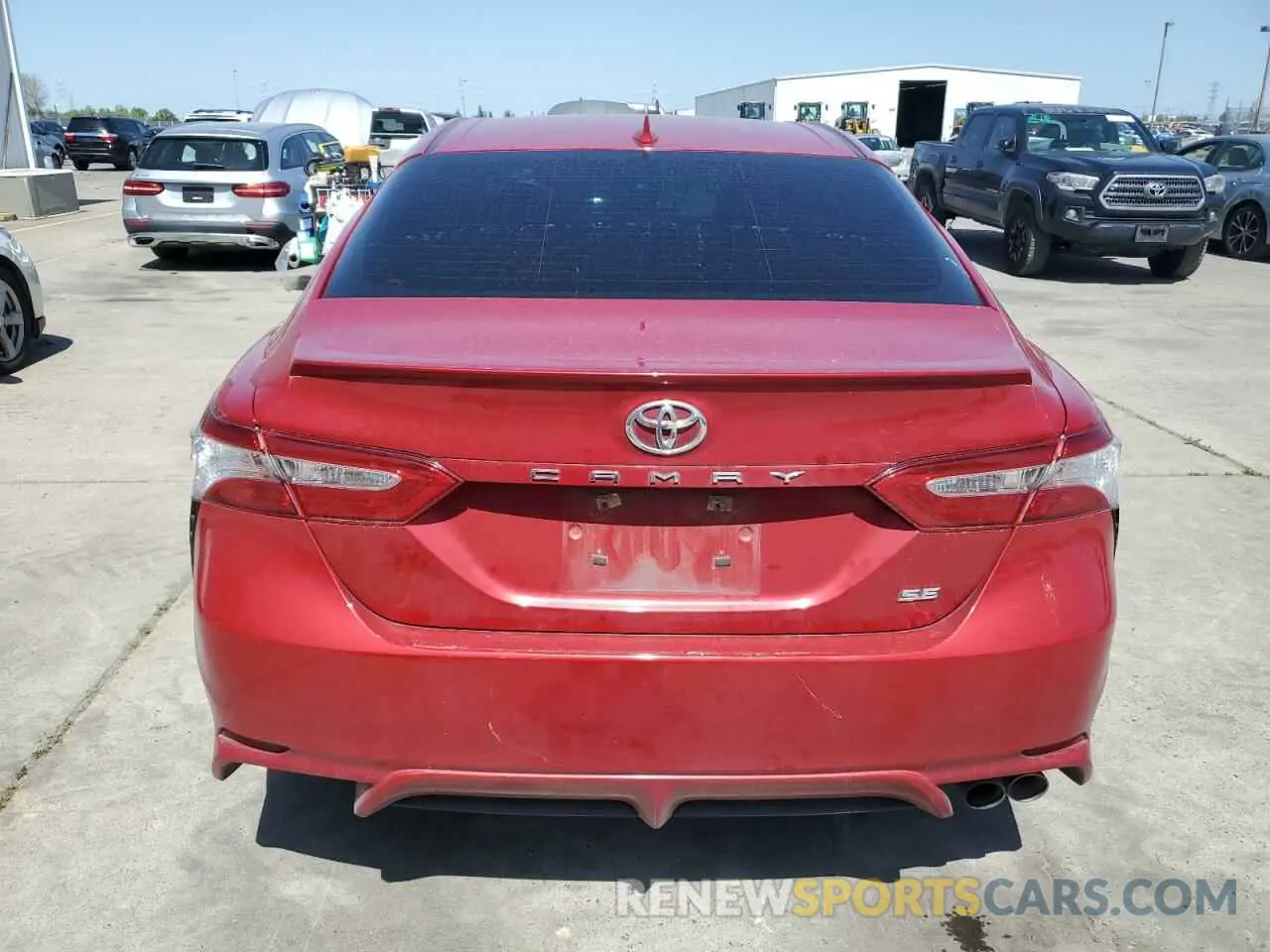 6 Photograph of a damaged car 4T1M11AK8LU385921 TOYOTA CAMRY 2020