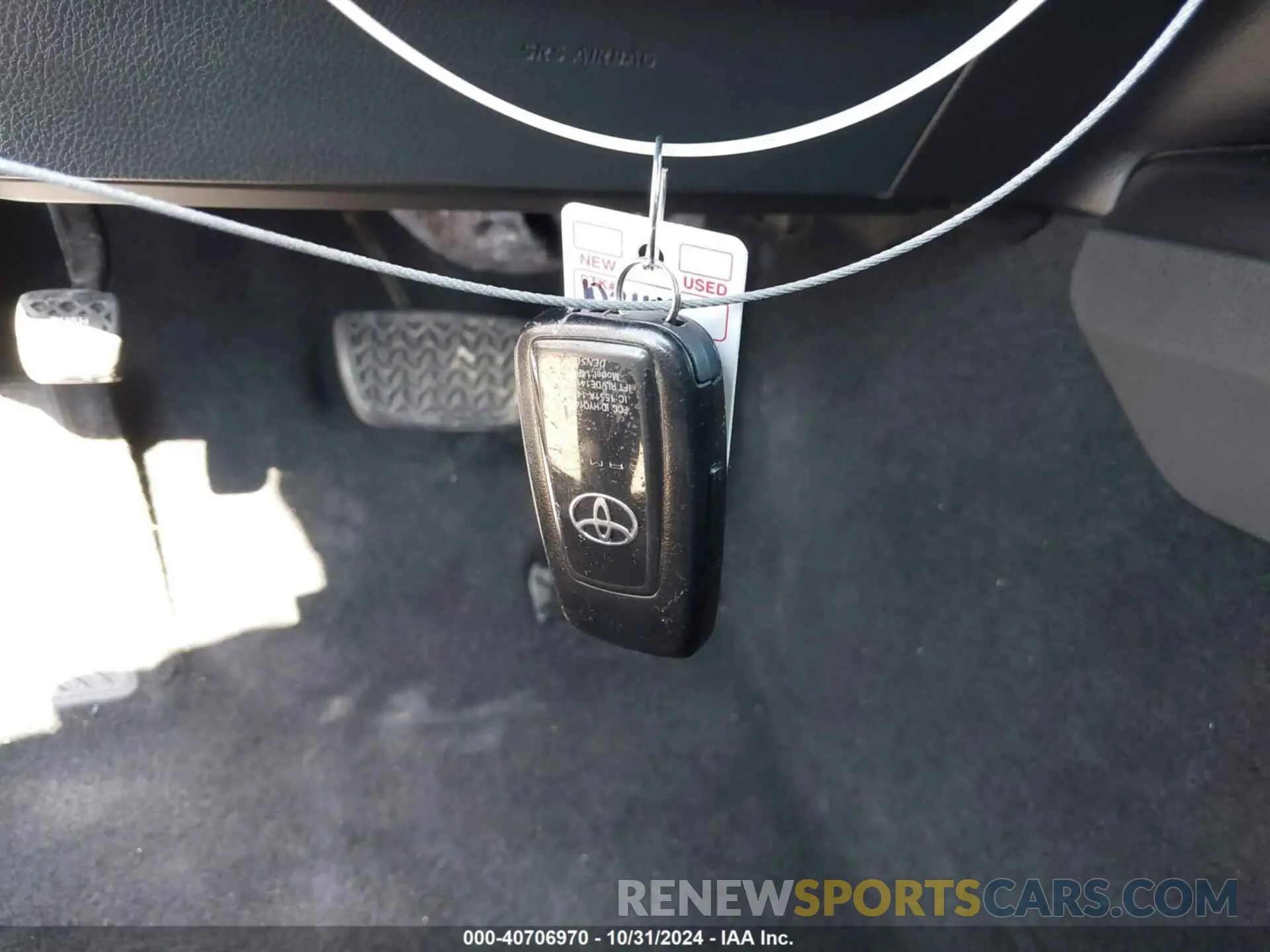 11 Photograph of a damaged car 4T1M11AK8LU388267 TOYOTA CAMRY 2020