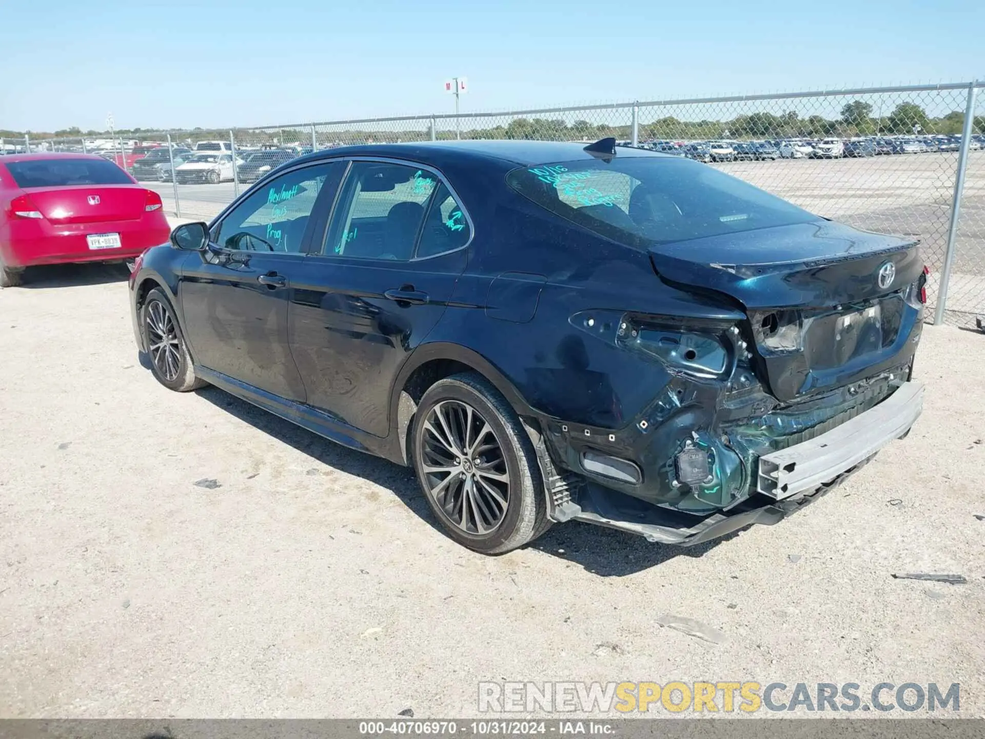 3 Photograph of a damaged car 4T1M11AK8LU388267 TOYOTA CAMRY 2020