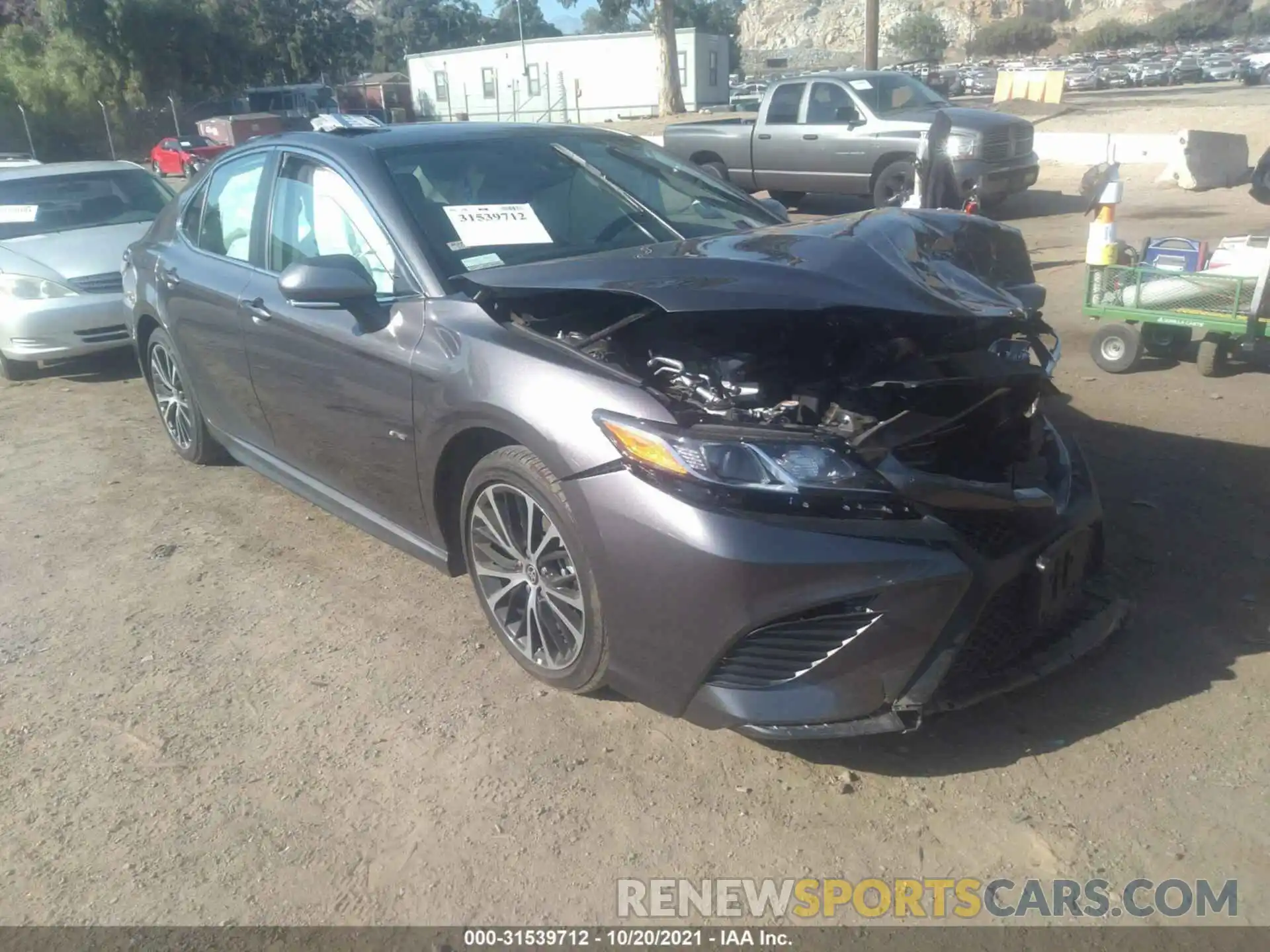 1 Photograph of a damaged car 4T1M11AK8LU501733 TOYOTA CAMRY 2020