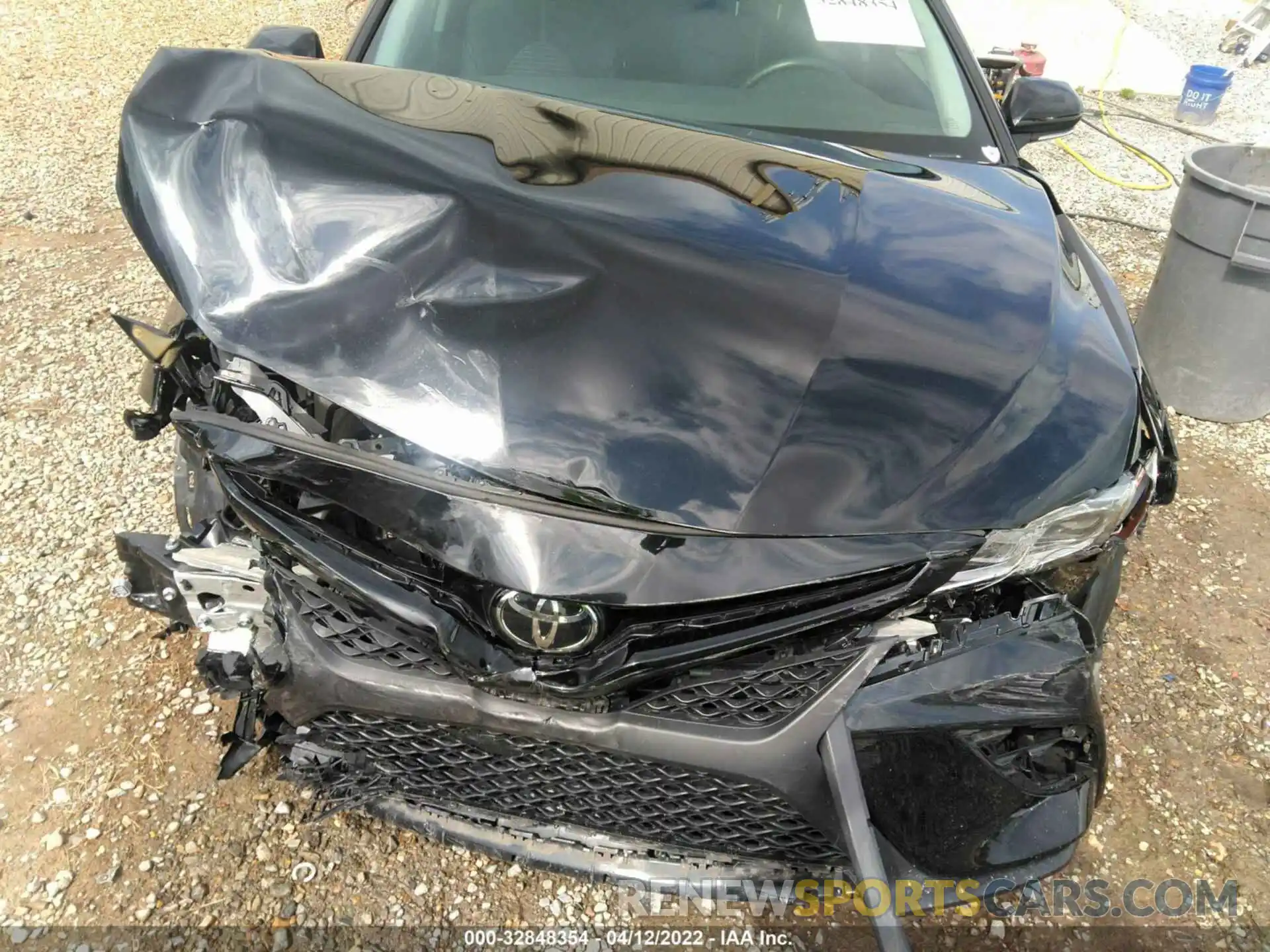 6 Photograph of a damaged car 4T1M11AK8LU888123 TOYOTA CAMRY 2020