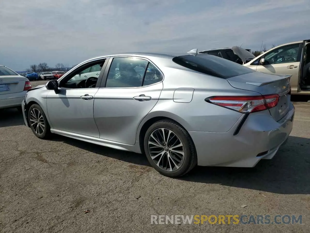 2 Photograph of a damaged car 4T1M11AK8LU910878 TOYOTA CAMRY 2020