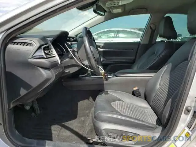7 Photograph of a damaged car 4T1M11AK8LU910993 TOYOTA CAMRY 2020