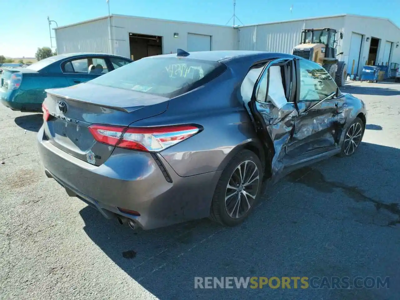 4 Photograph of a damaged car 4T1M11AK8LU921329 TOYOTA CAMRY 2020