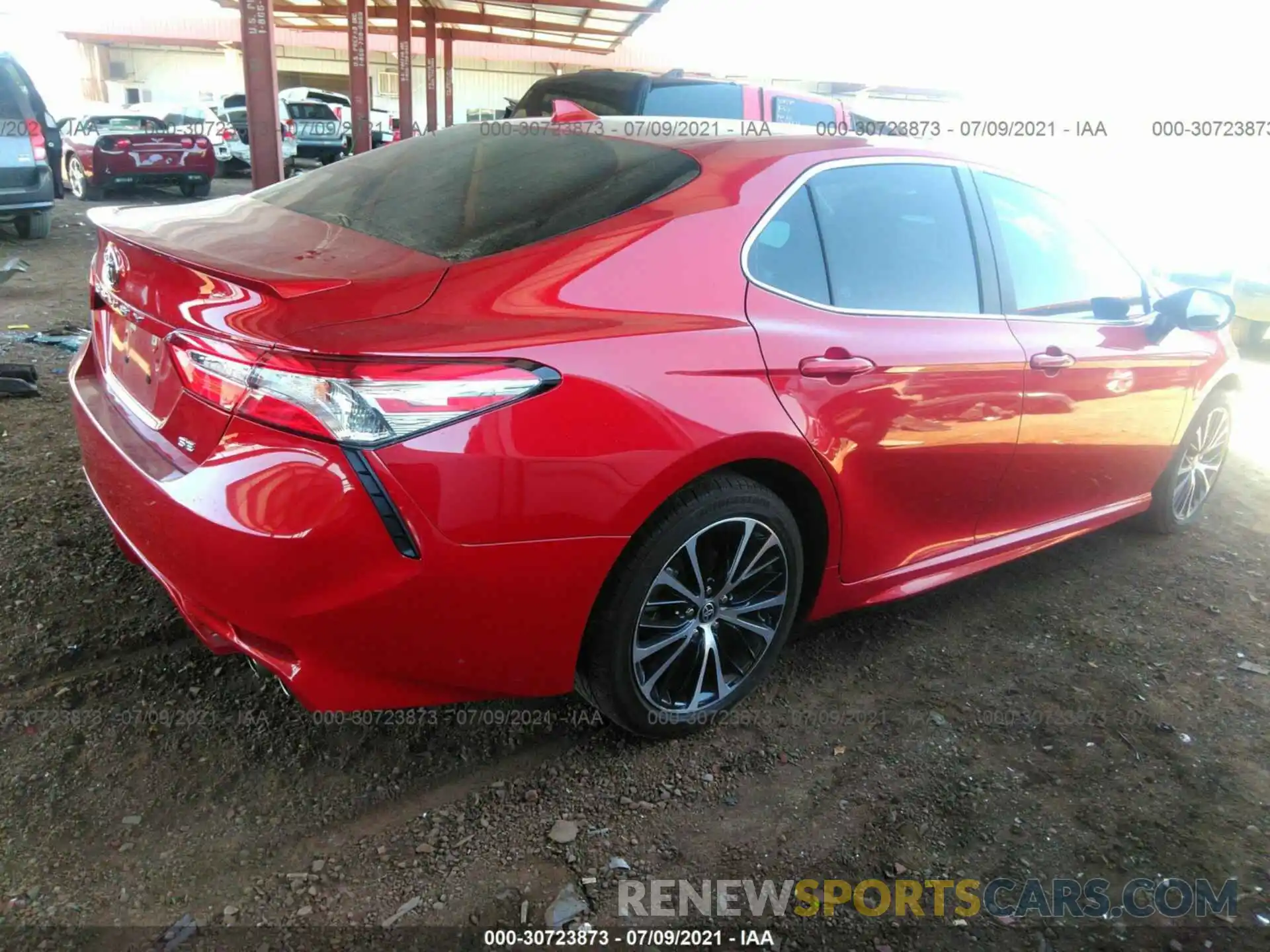 4 Photograph of a damaged car 4T1M11AK9LU378489 TOYOTA CAMRY 2020